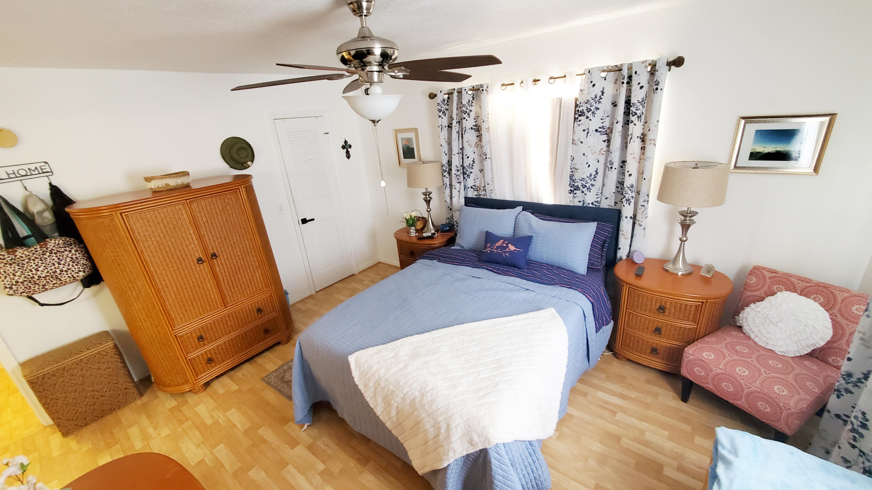 VILLAGE ROYALE ON THE GREEN CONDO - Residential