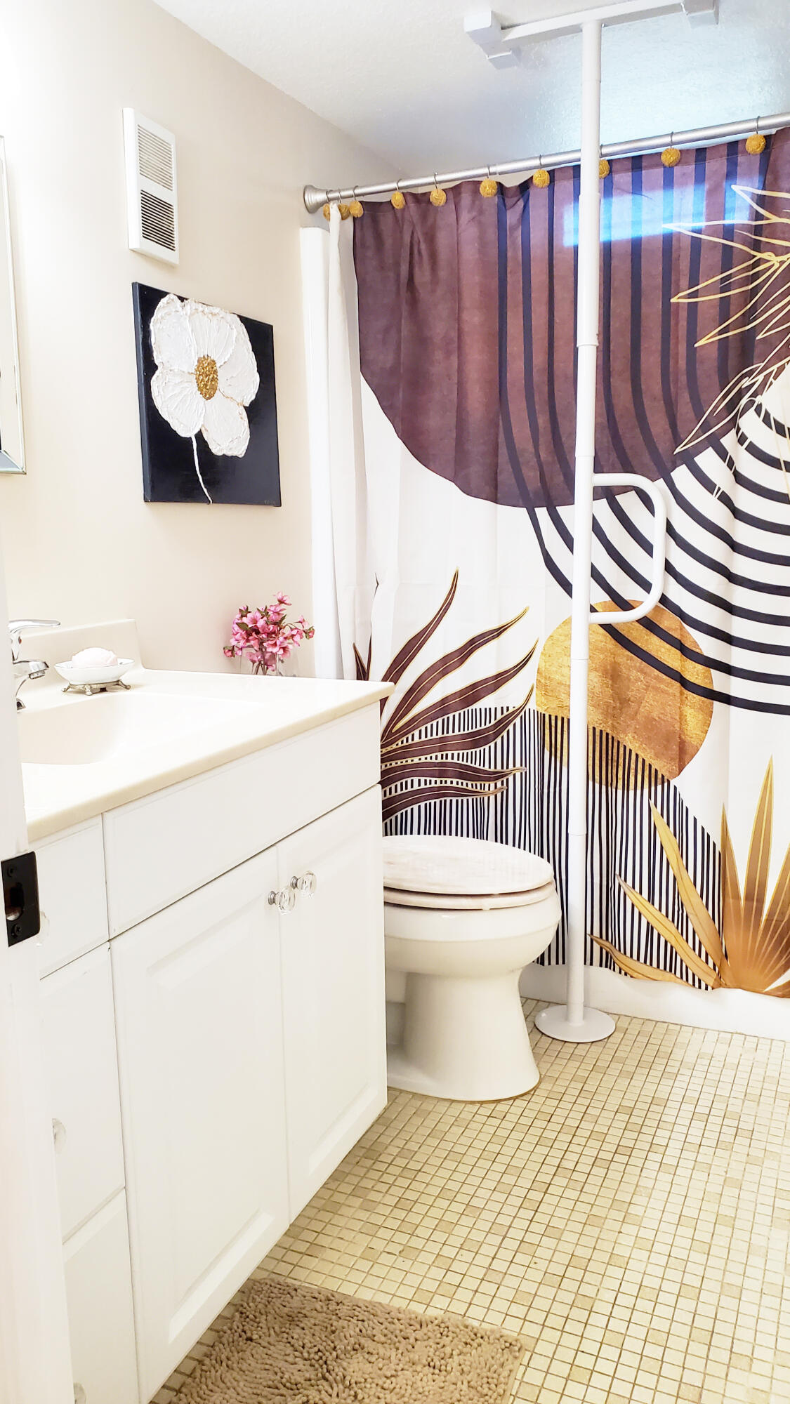 VILLAGE ROYALE ON THE GREEN CONDO - Residential