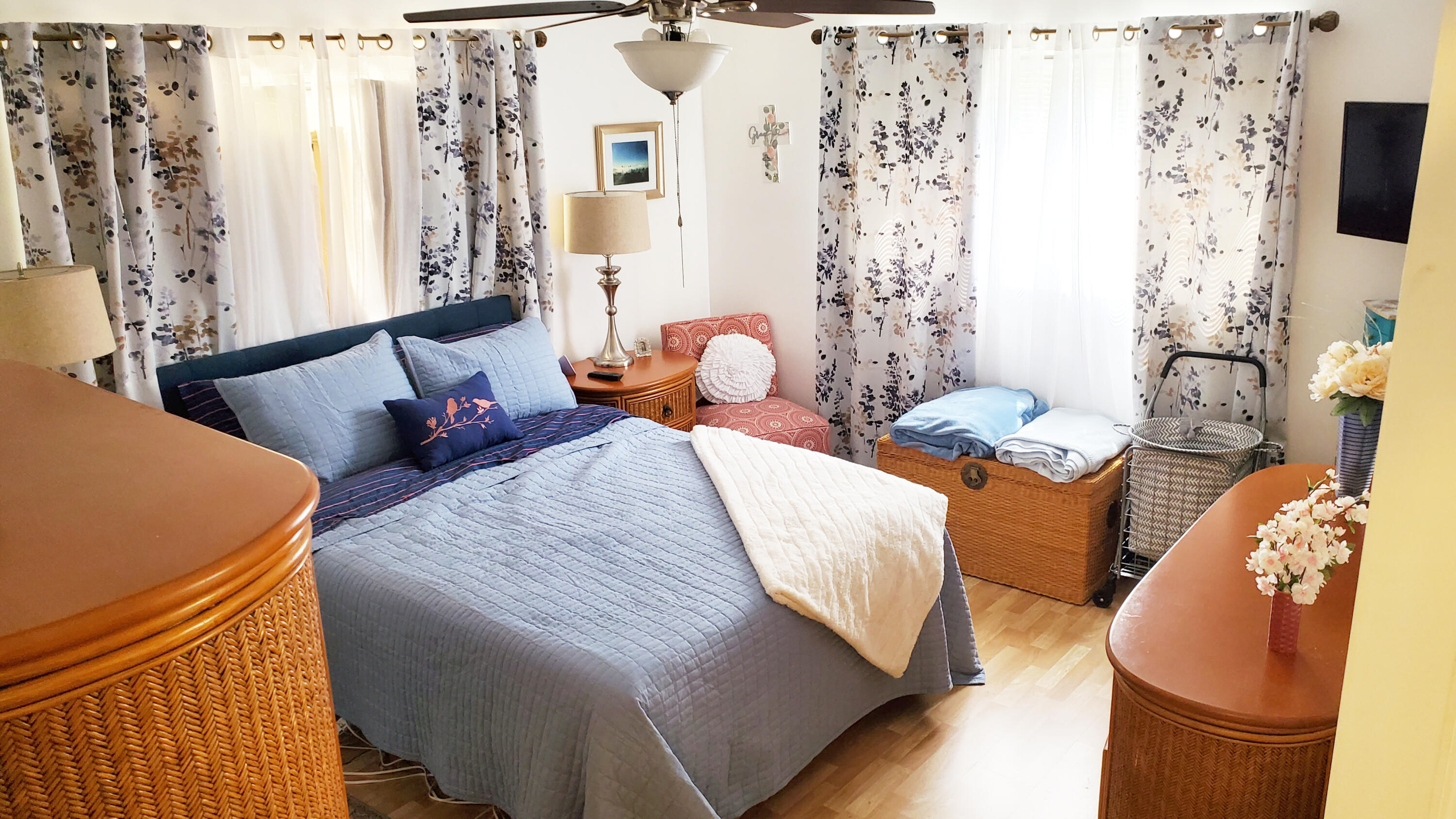 VILLAGE ROYALE ON THE GREEN CONDO - Residential