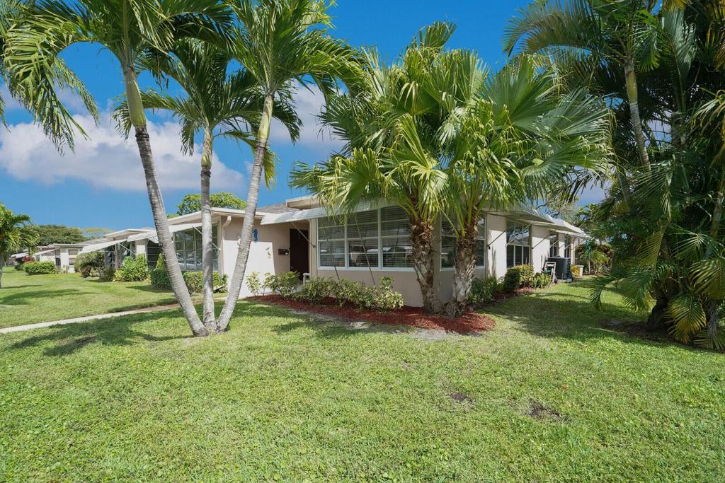 Photo of 1317 High Point Way SE #C, Delray Beach, FL 33445 (MLS # R11069764)