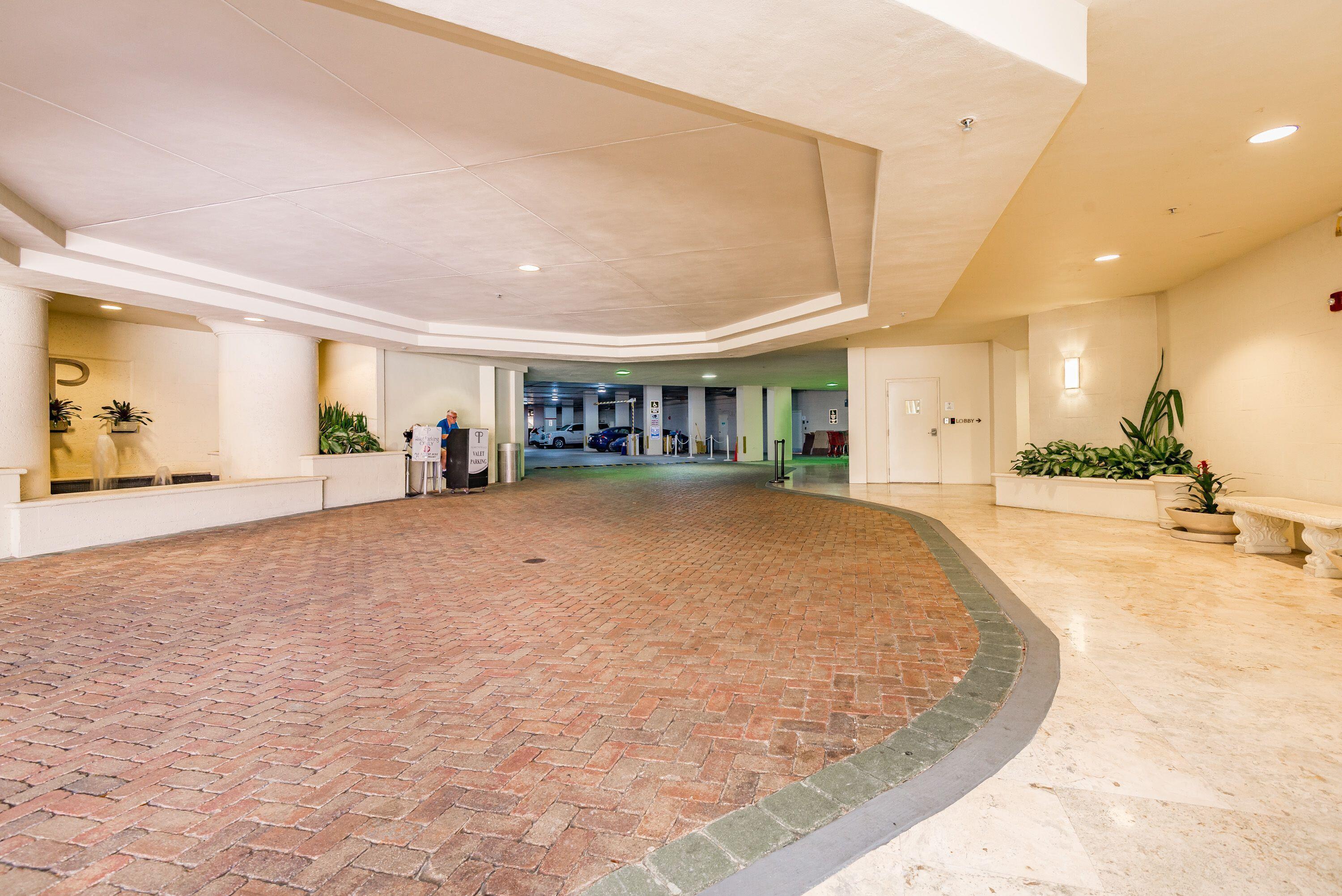 PALMETTO PLACE CONDO - Residential Lease