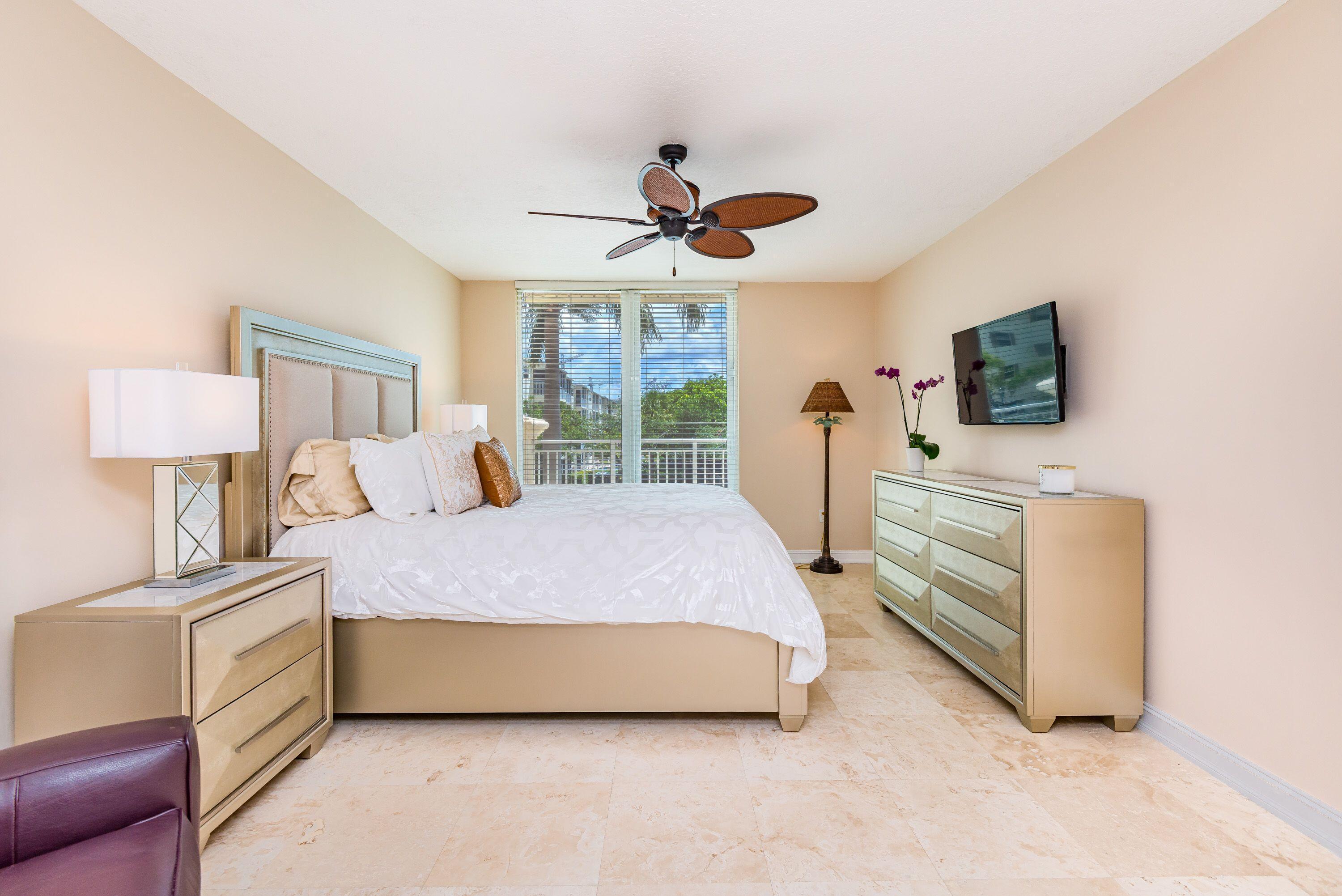 PALMETTO PLACE CONDO - Residential Lease