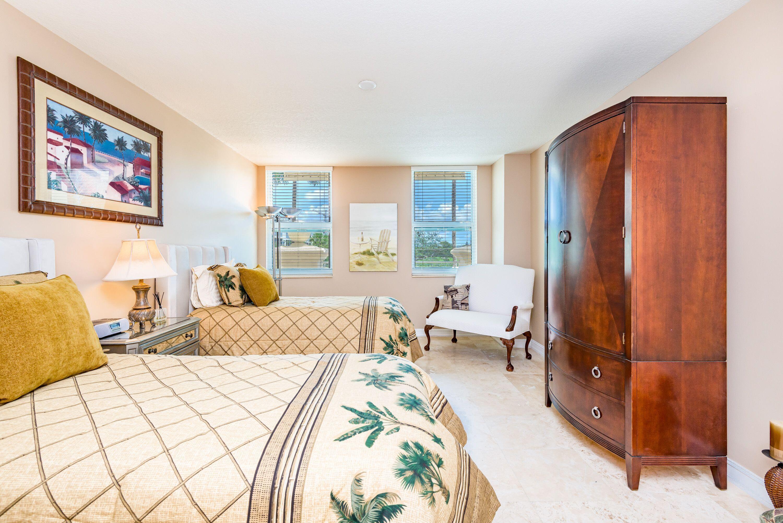 PALMETTO PLACE CONDO - Residential Lease