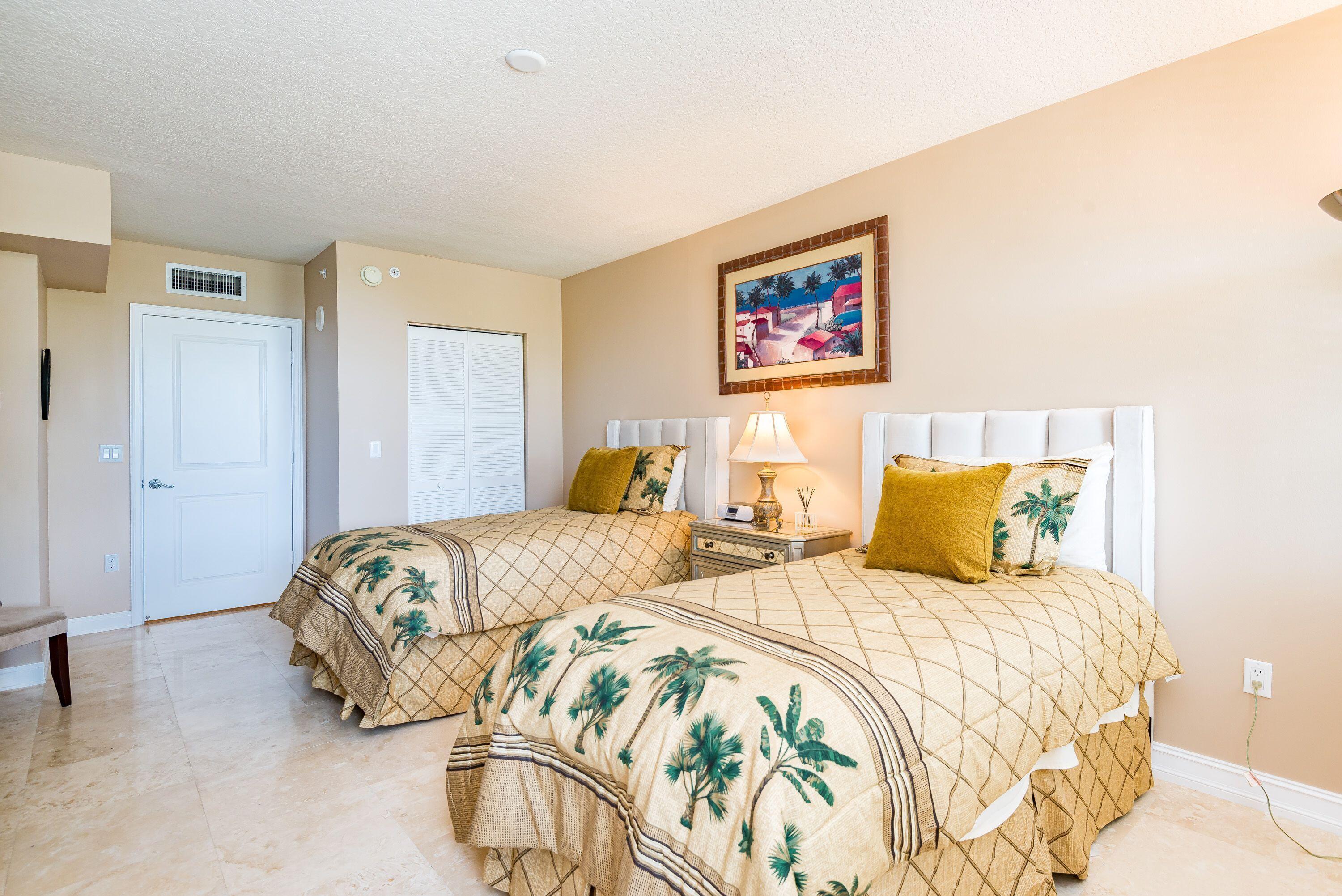PALMETTO PLACE CONDO - Residential Lease