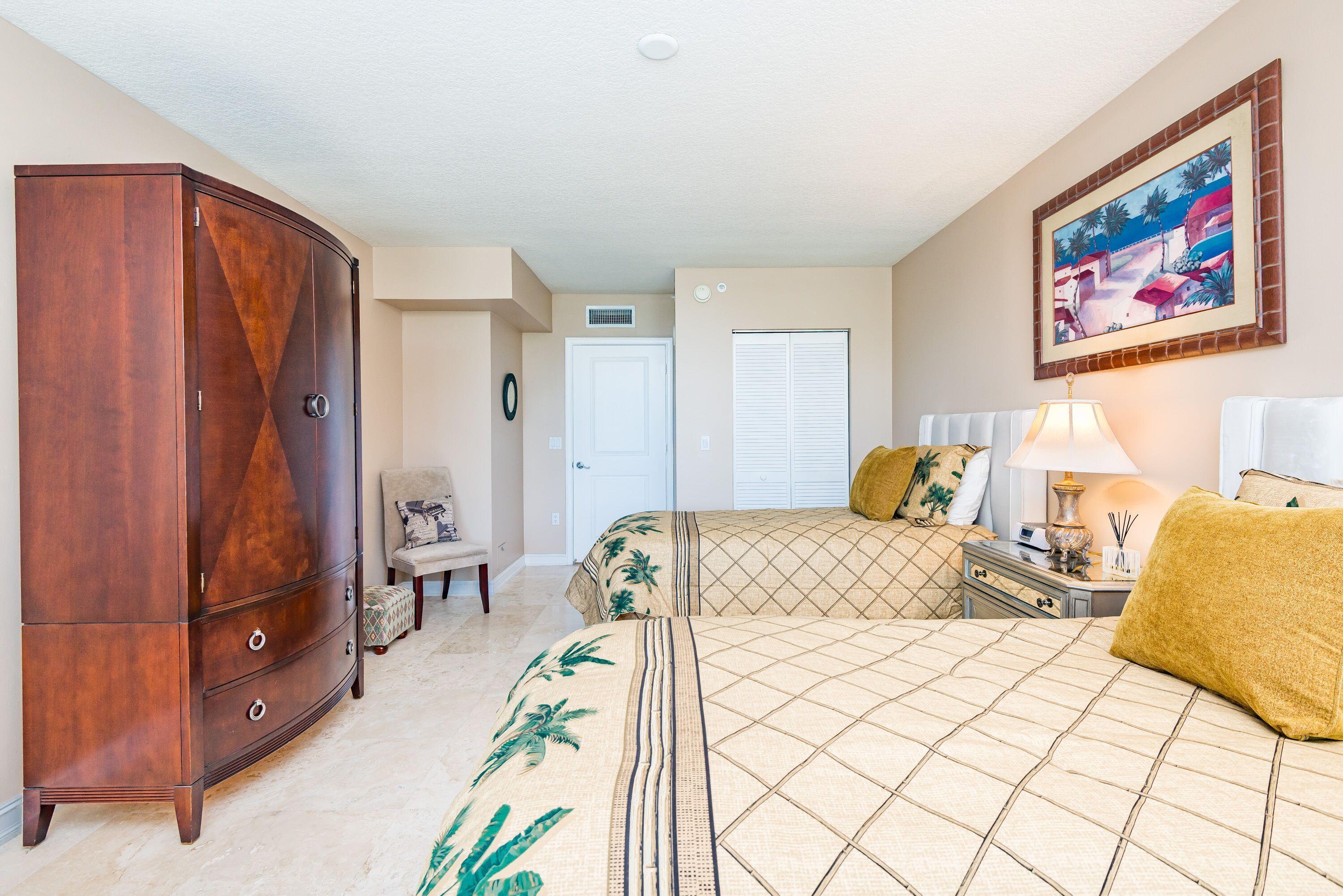 PALMETTO PLACE CONDO - Residential Lease