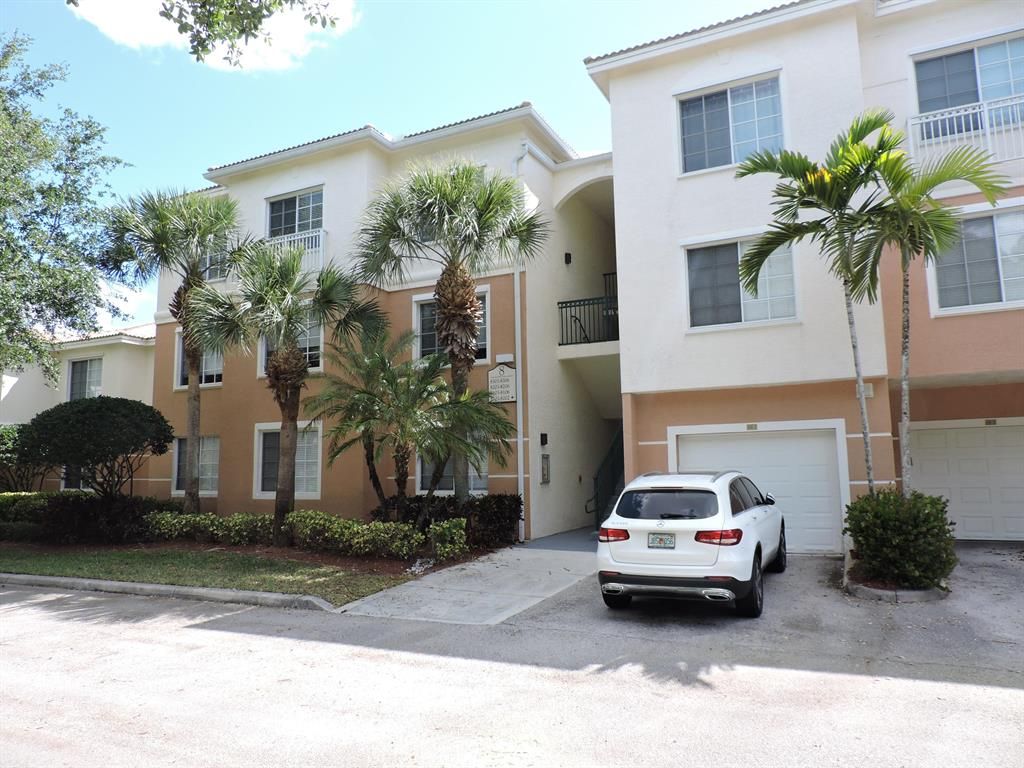 Photo of 8306 Myrtlewood Circle, Palm Beach Gardens, FL 33418 (MLS # R10706930)