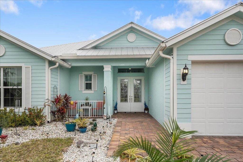 Photo of 2121 SE Gidding Road, Port Saint Lucie, FL 34952 (MLS # R11052126)