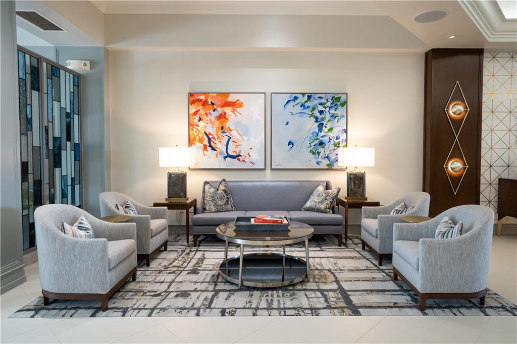 Lakewood Condo - Residential