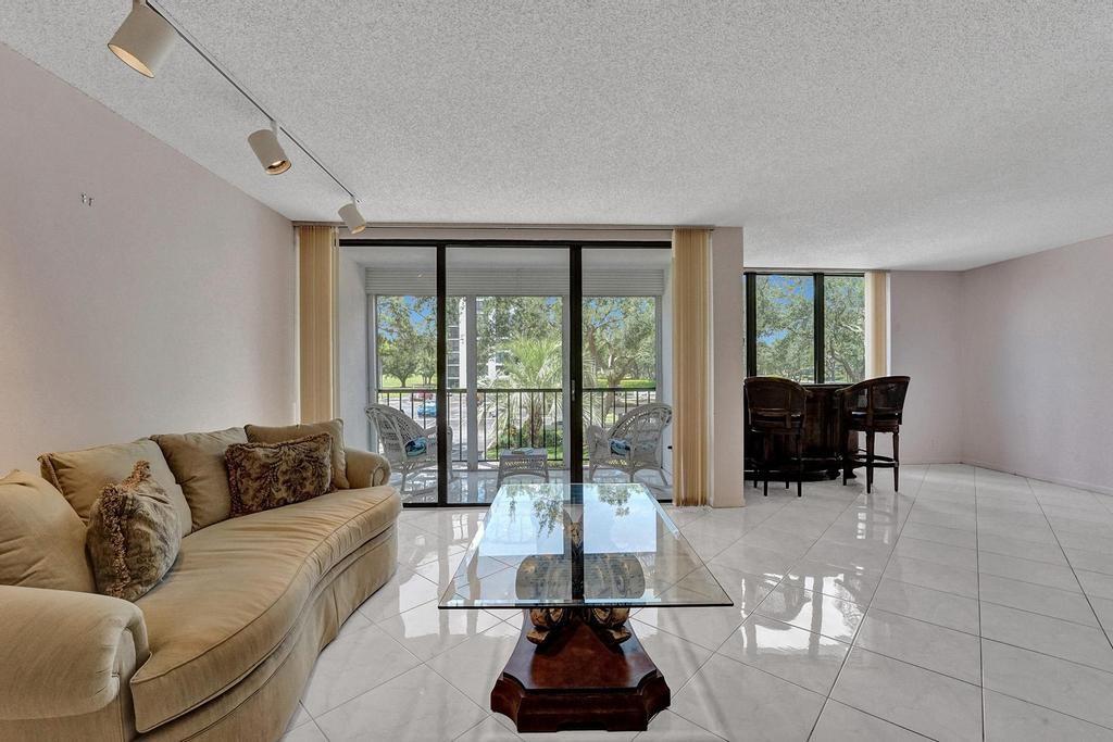 Lakewood Condo - Residential