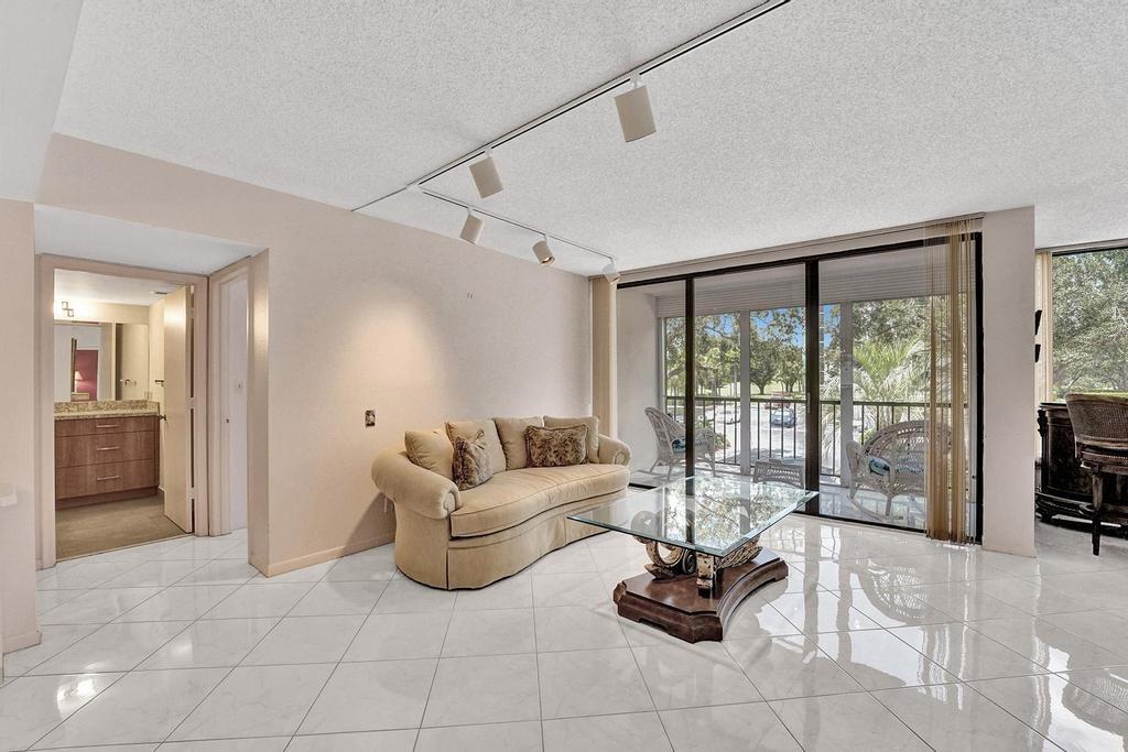 Lakewood Condo - Residential
