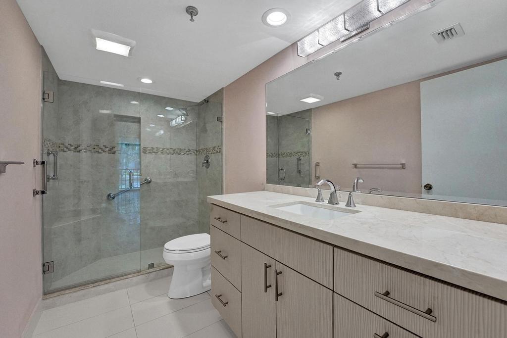 Lakewood Condo - Residential
