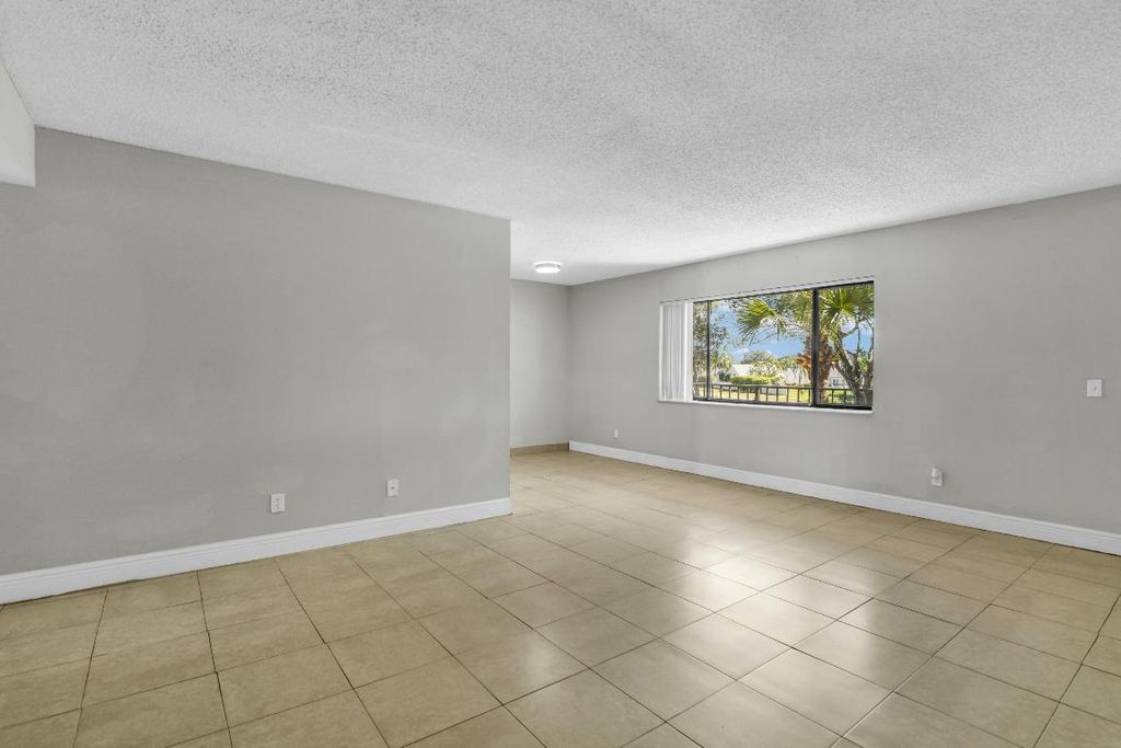 Photo of 112 Meadows Circle, Boynton Beach, FL 33436 (MLS # R11144305)