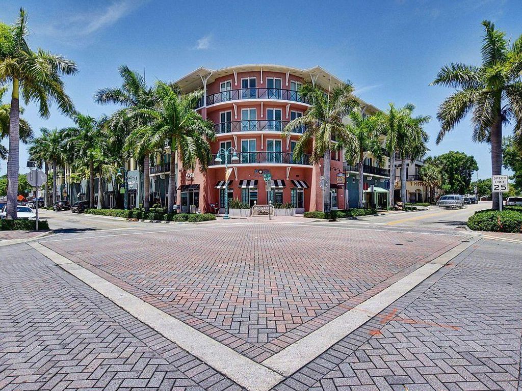 Photo of 225 NE 1st Street, Delray Beach, FL 33444 (MLS # B26029992)
