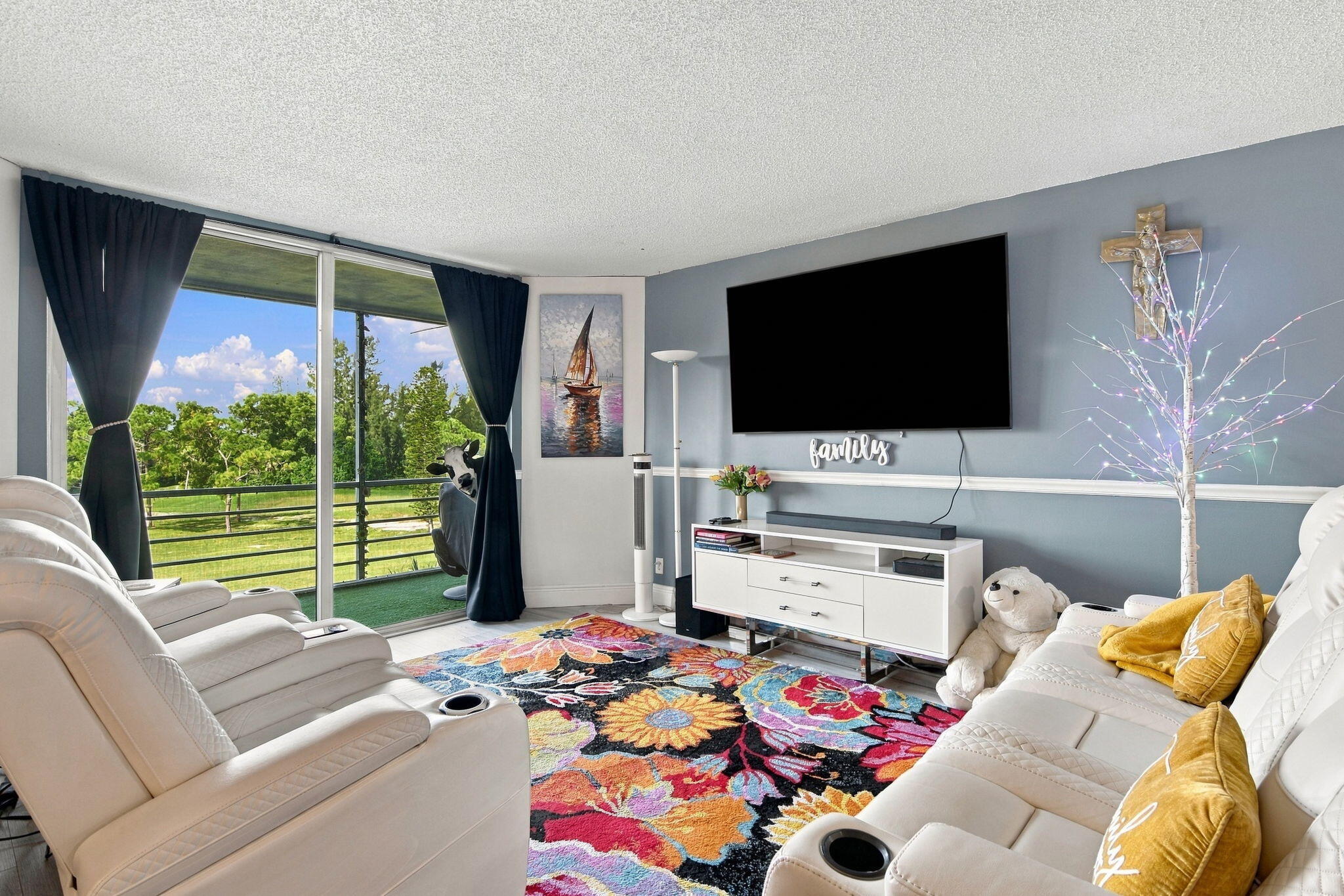 3465 Via Poinciana 405