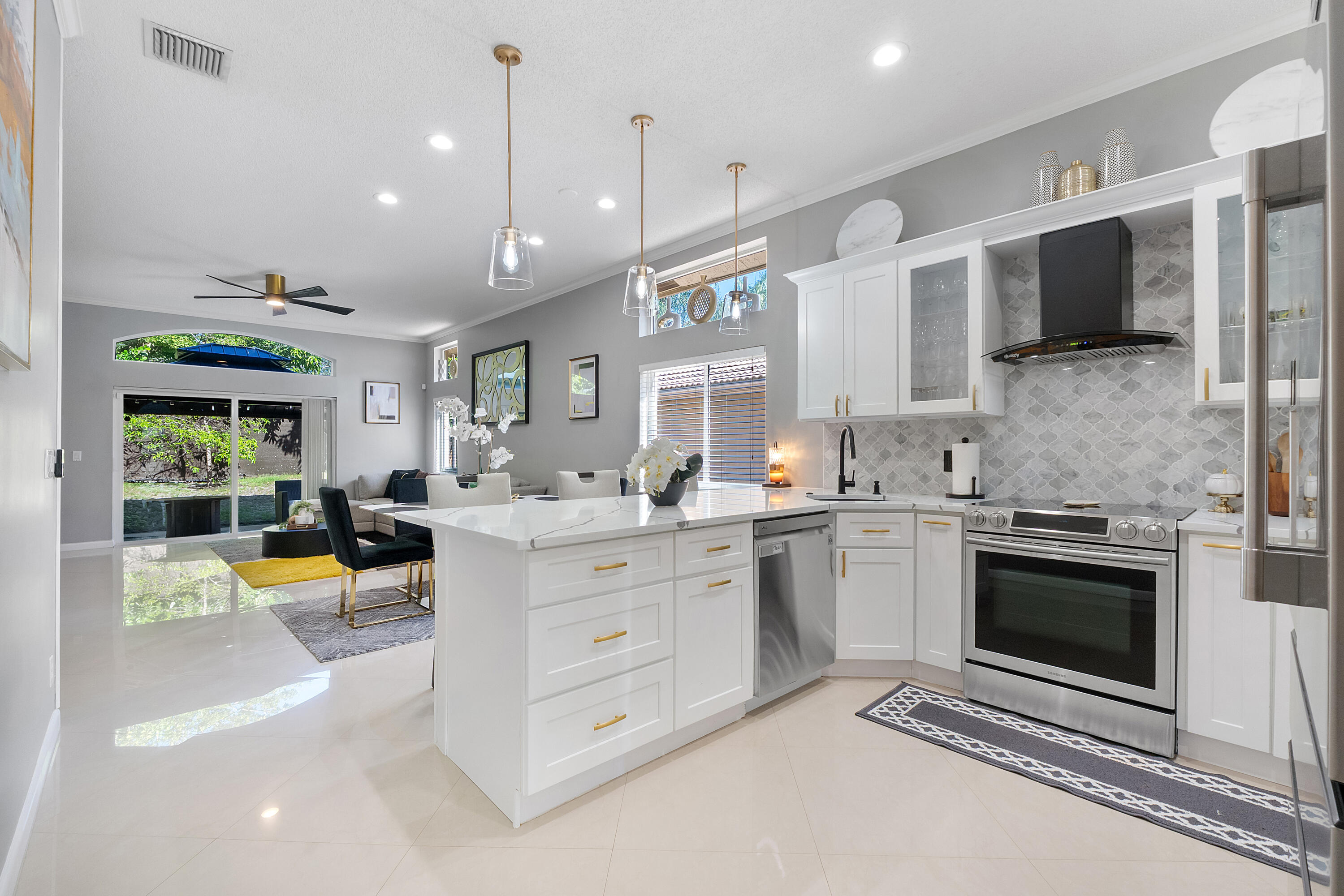 REGENCY LAKES AT COCONUT CREEK - Residential Lease