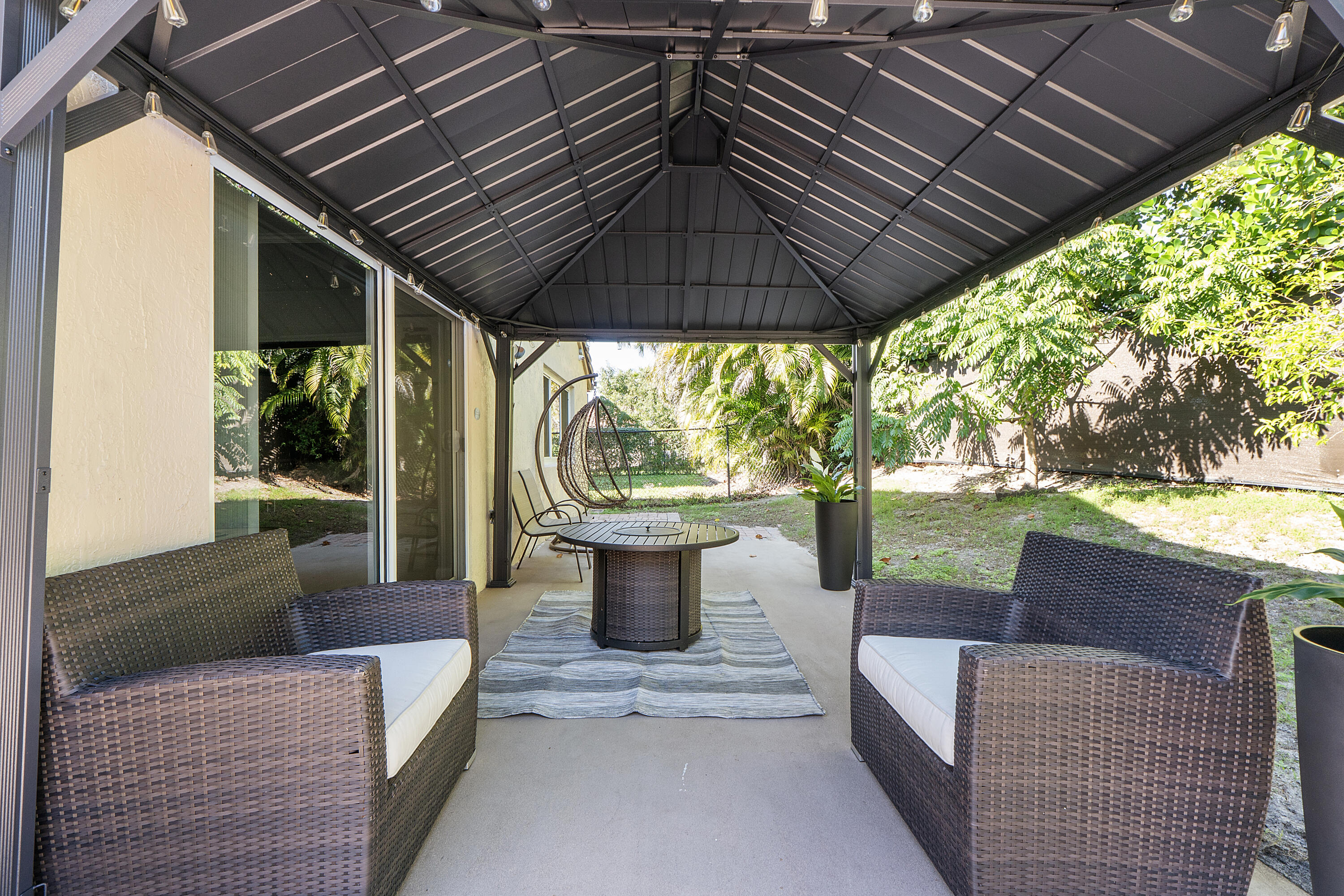 REGENCY LAKES AT COCONUT CREEK - Residential Lease