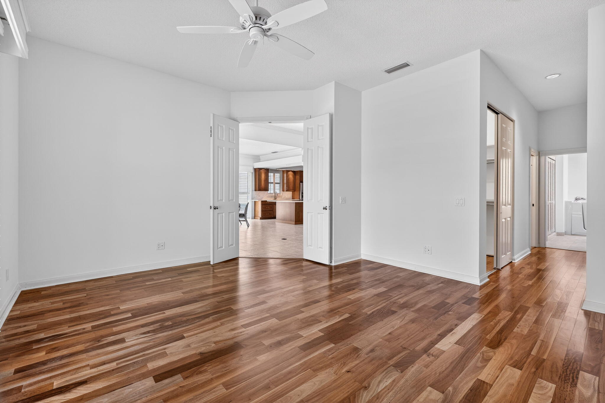 DOUBLE TREE - Residential