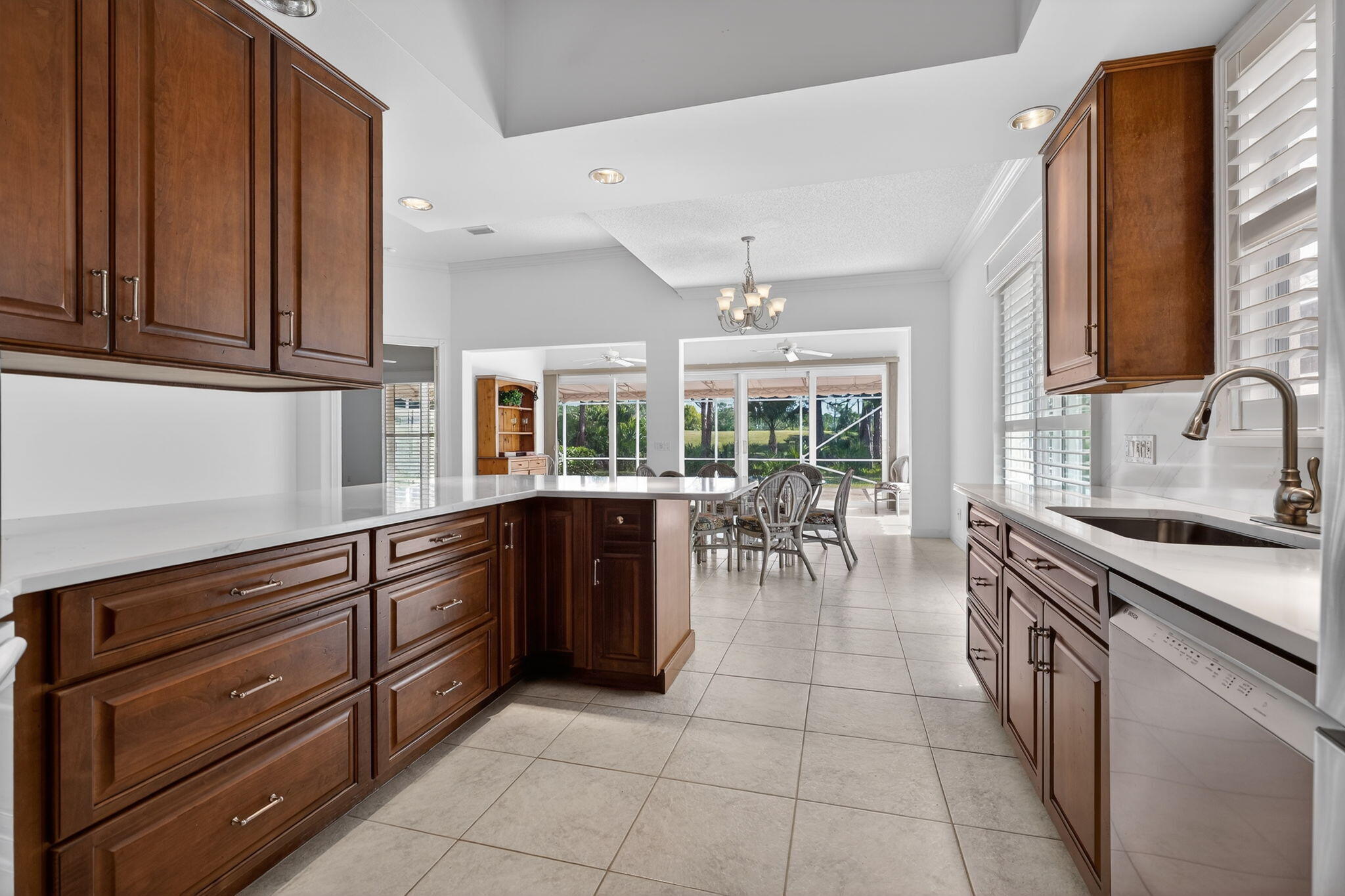 DOUBLE TREE - Residential