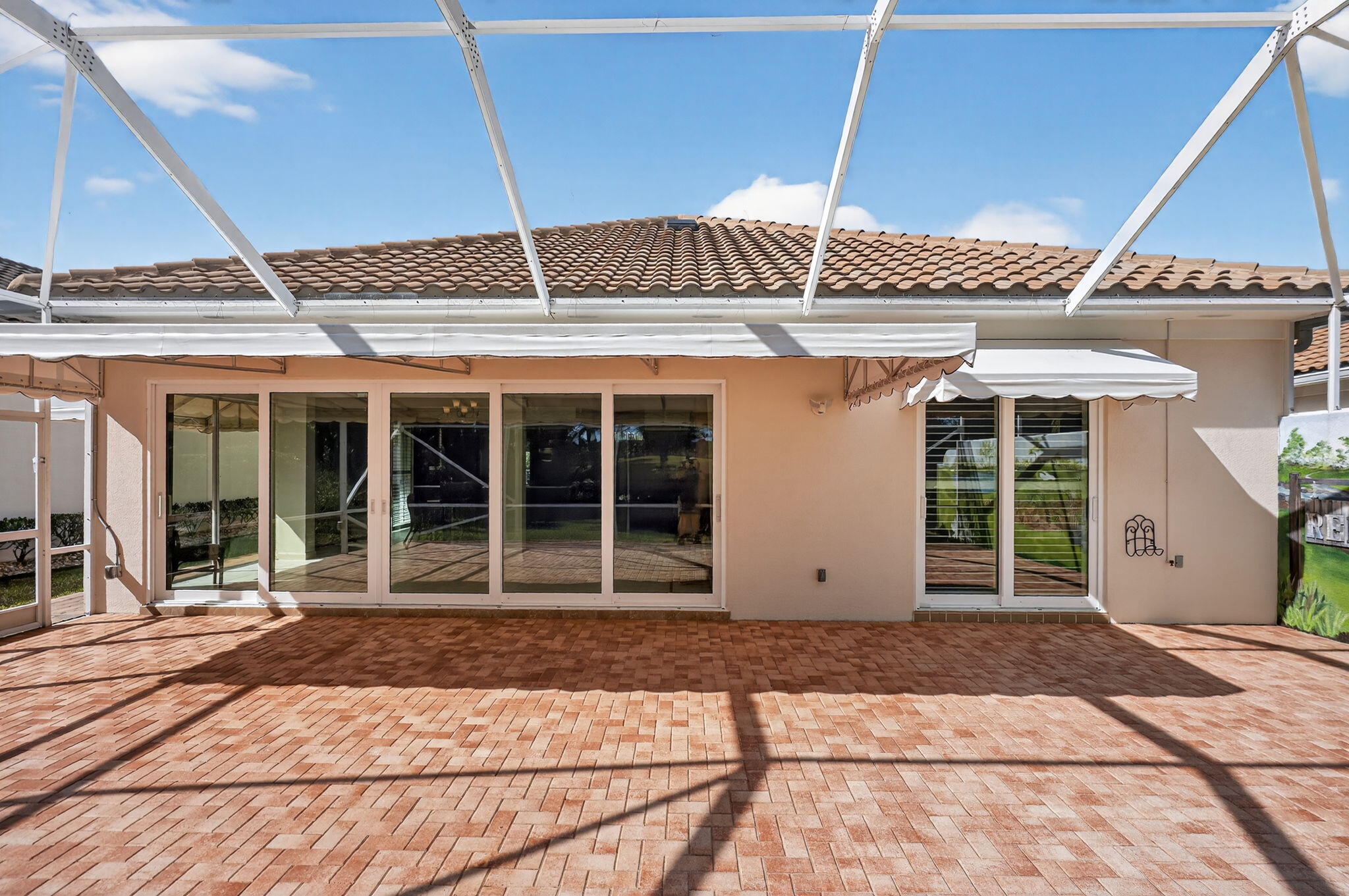 DOUBLE TREE - Residential