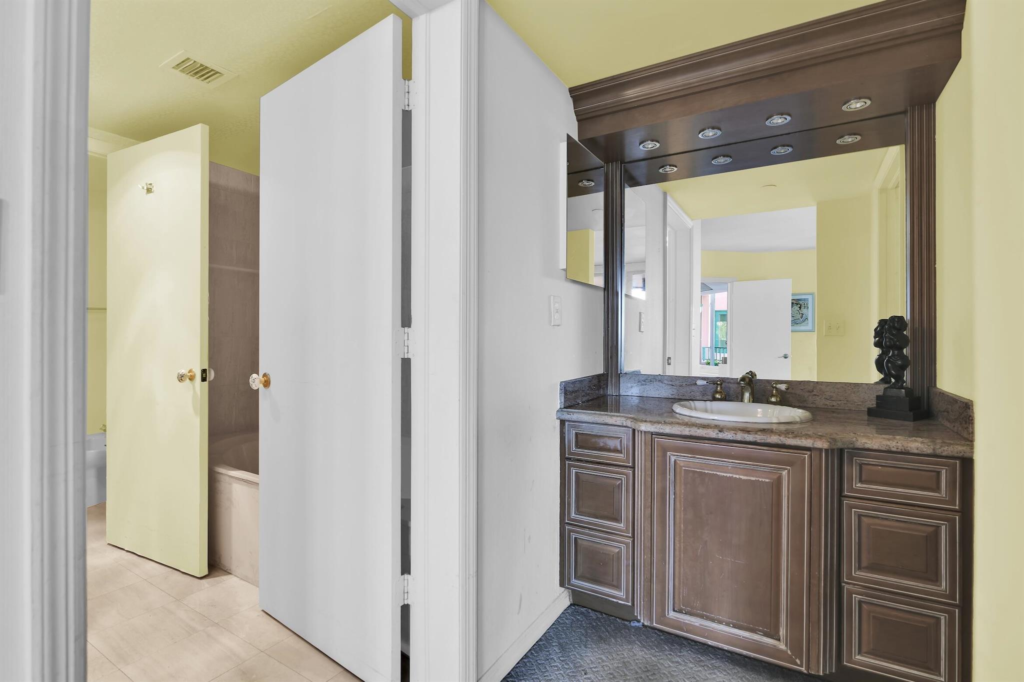 MIZNER COURT CONDO - Residential