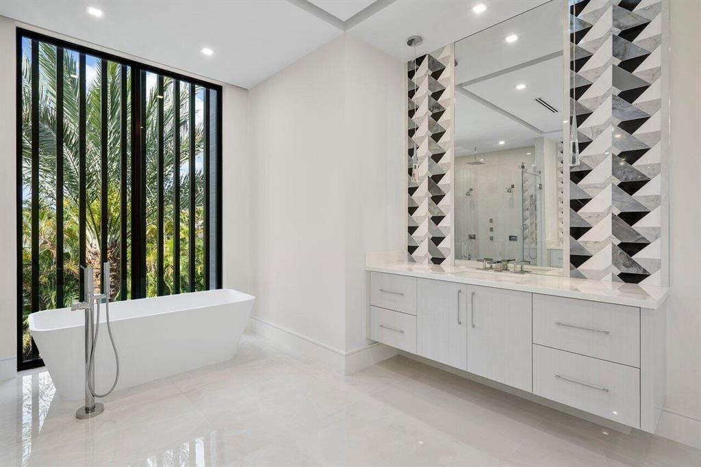 RIO DEL REY SHORES - Residential