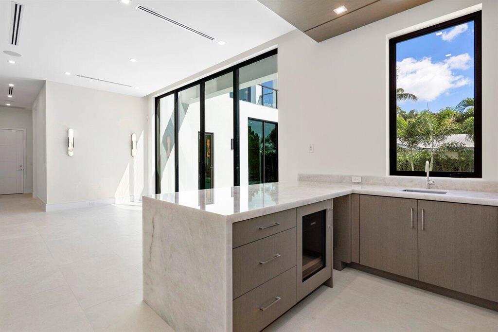 RIO DEL REY SHORES - Residential