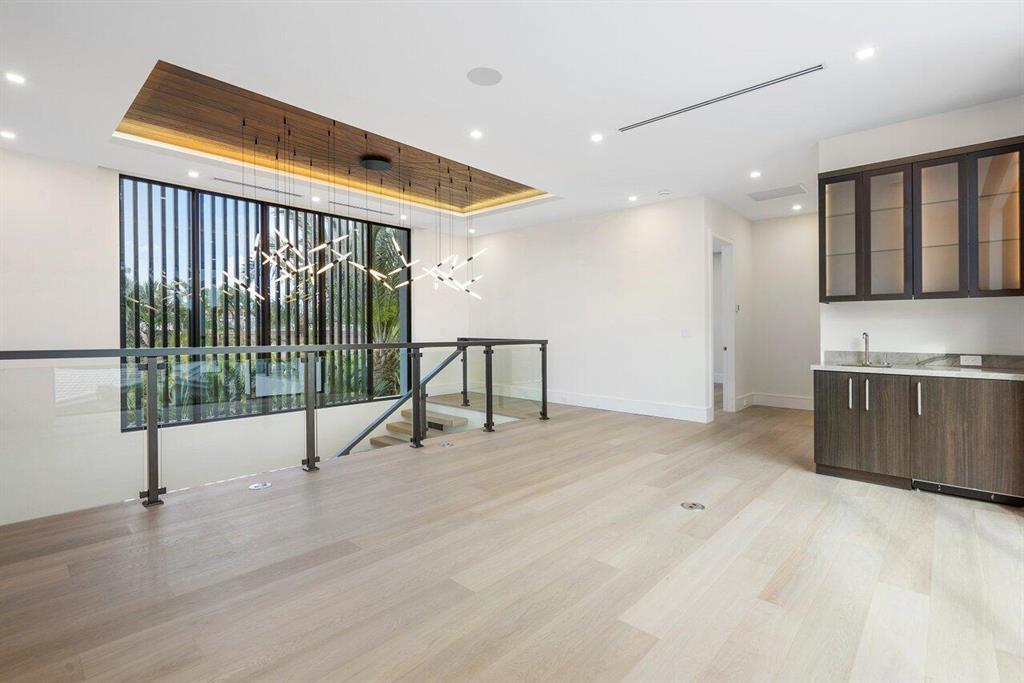 RIO DEL REY SHORES - Residential