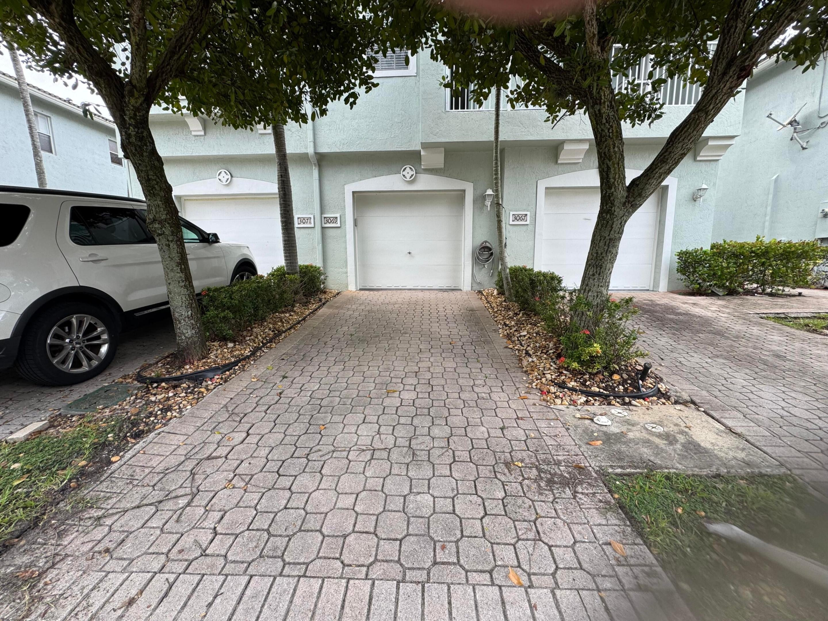 3069 LAUREL RIDGE Circle