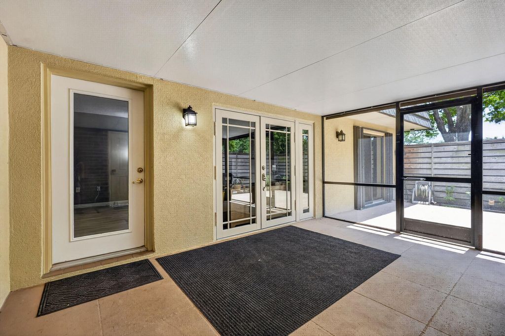 Photo of 527 5th Terrace, Palm Beach Gardens, FL 33418 (MLS # B26022712)