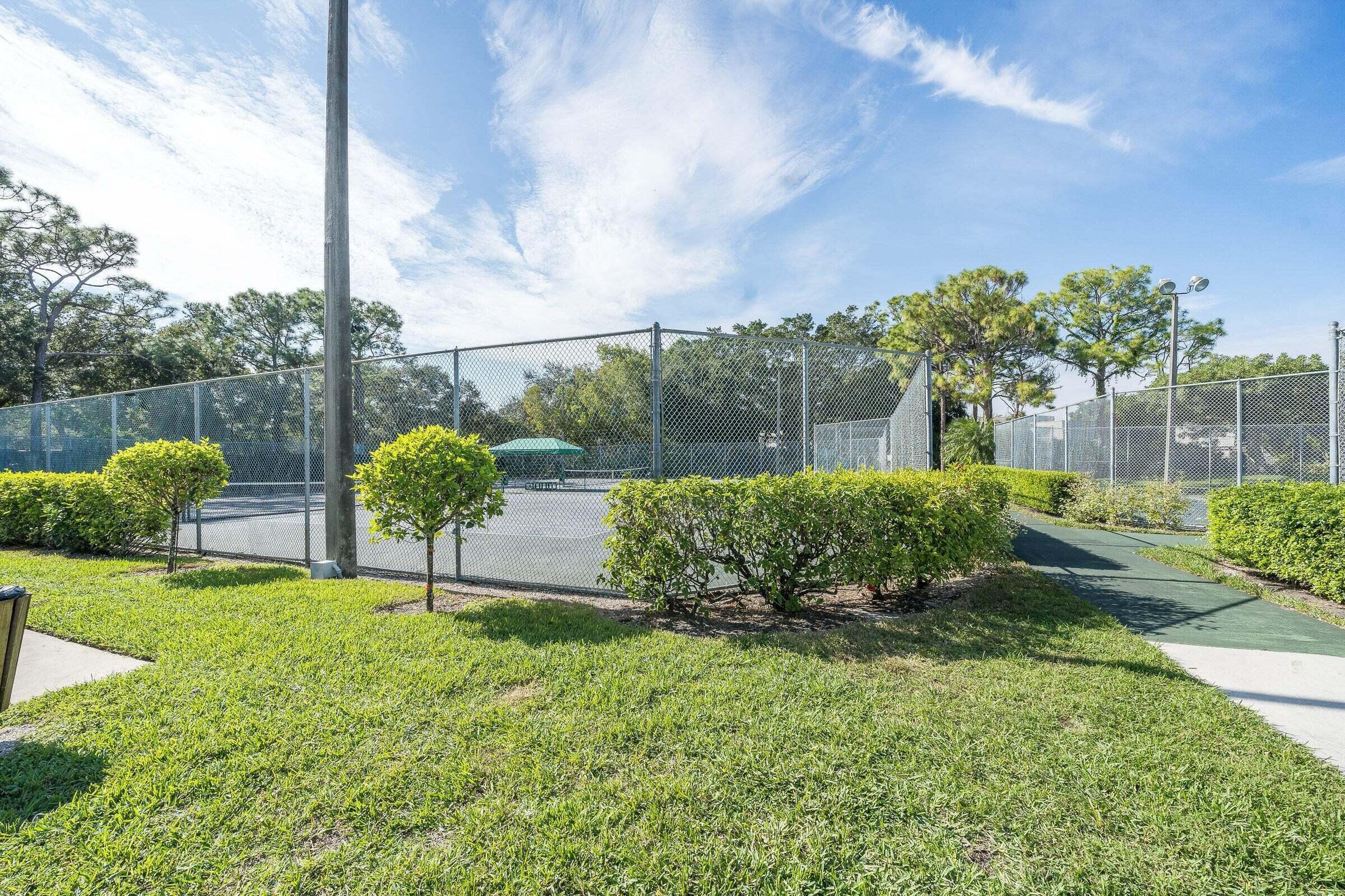 GLENWOOD TWNHS - Residential