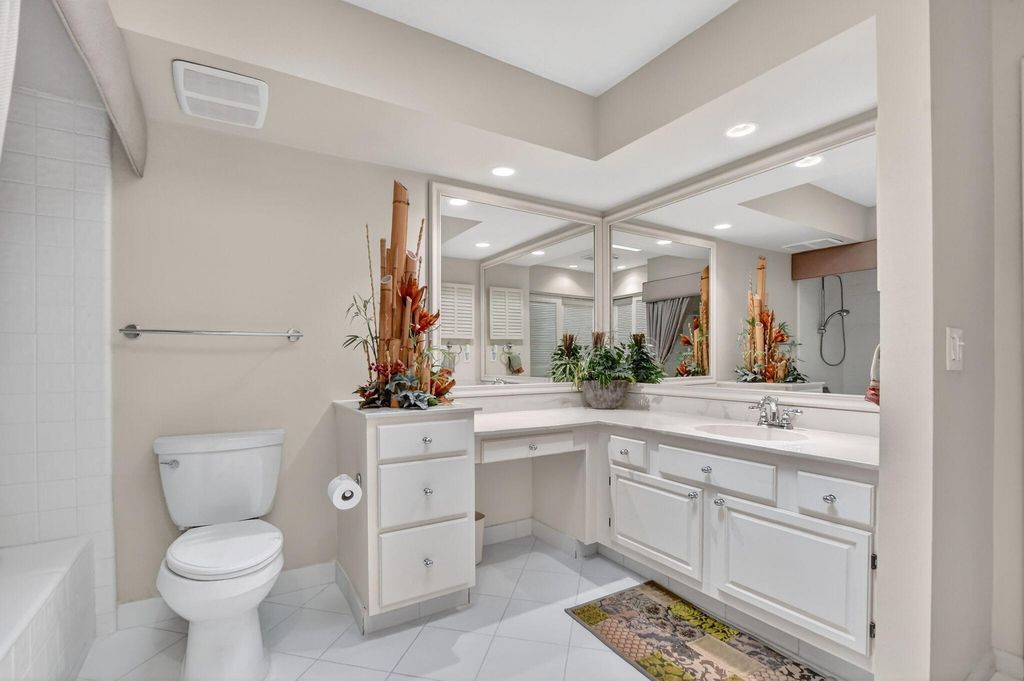 Photo of 19720 Sawgrass Drive #902, Boca Raton, FL 33434 (MLS # R11169300)