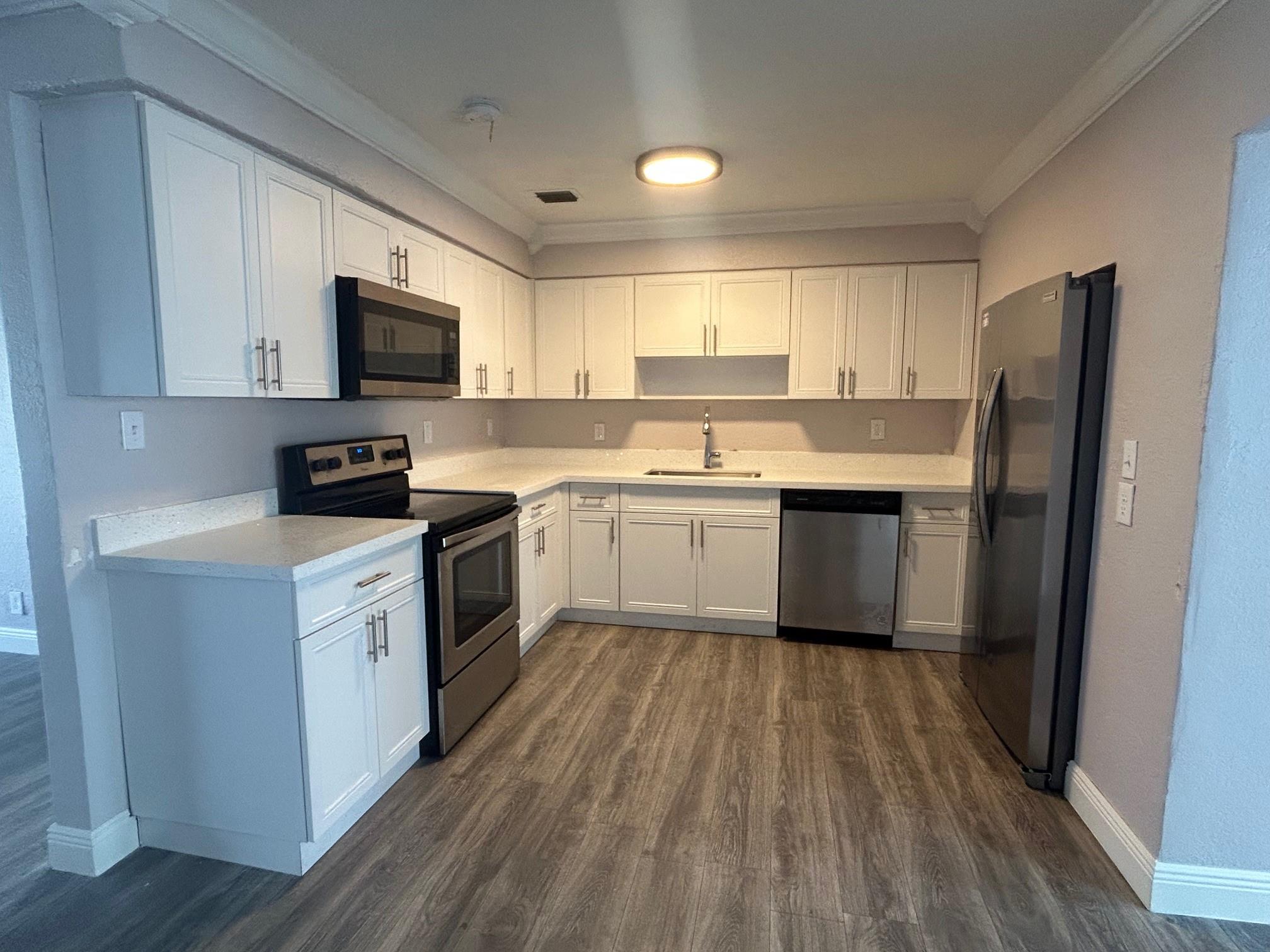 6830 Thomas St, Hollywood, FL, 33024/$465,000 4 6830 Thomas St