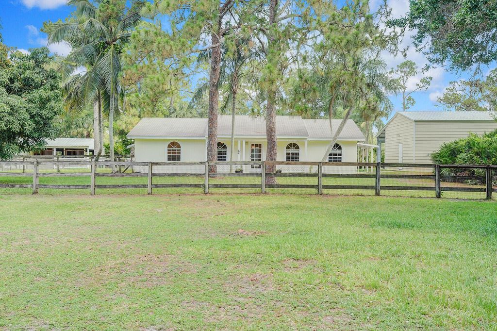 Photo of 12457 154th Road N, Jupiter, FL 33478 (MLS # R10990562)