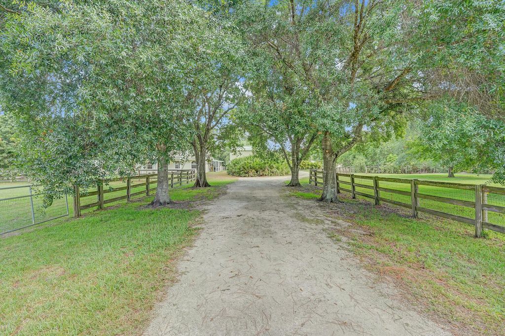 Photo of 12457 154th Road N, Jupiter, FL 33478 (MLS # R10990562)