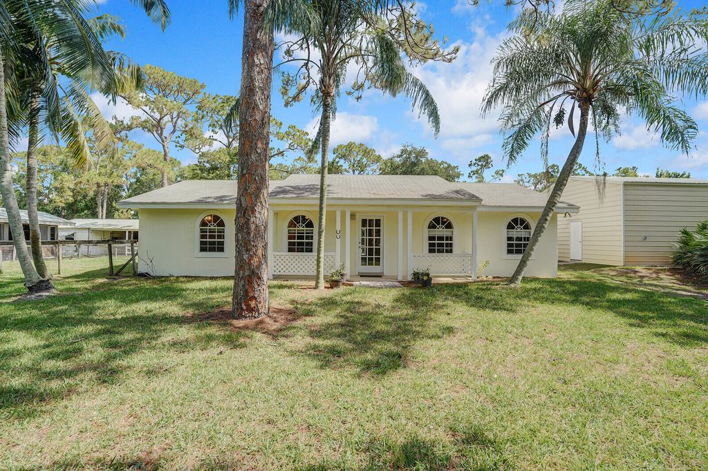 Photo of 12457 154th Road N, Jupiter, FL 33478 (MLS # R10990562)
