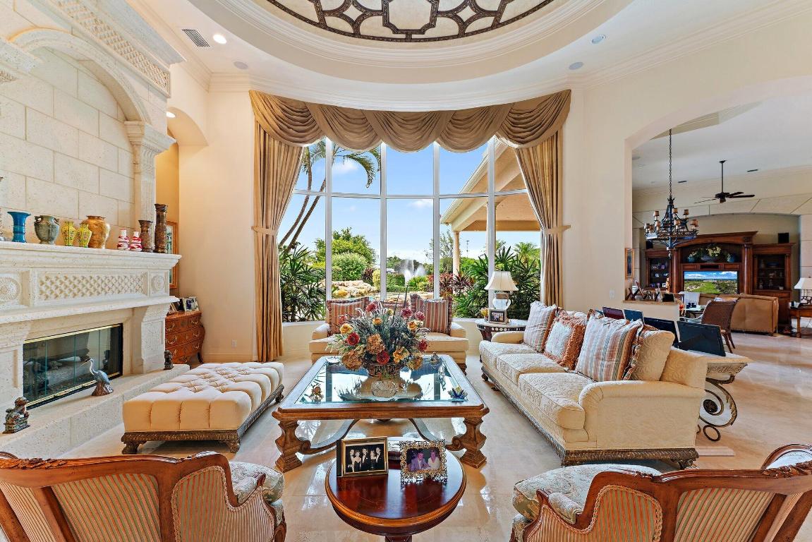 JUPITER HILLS VILLAGE - Residential