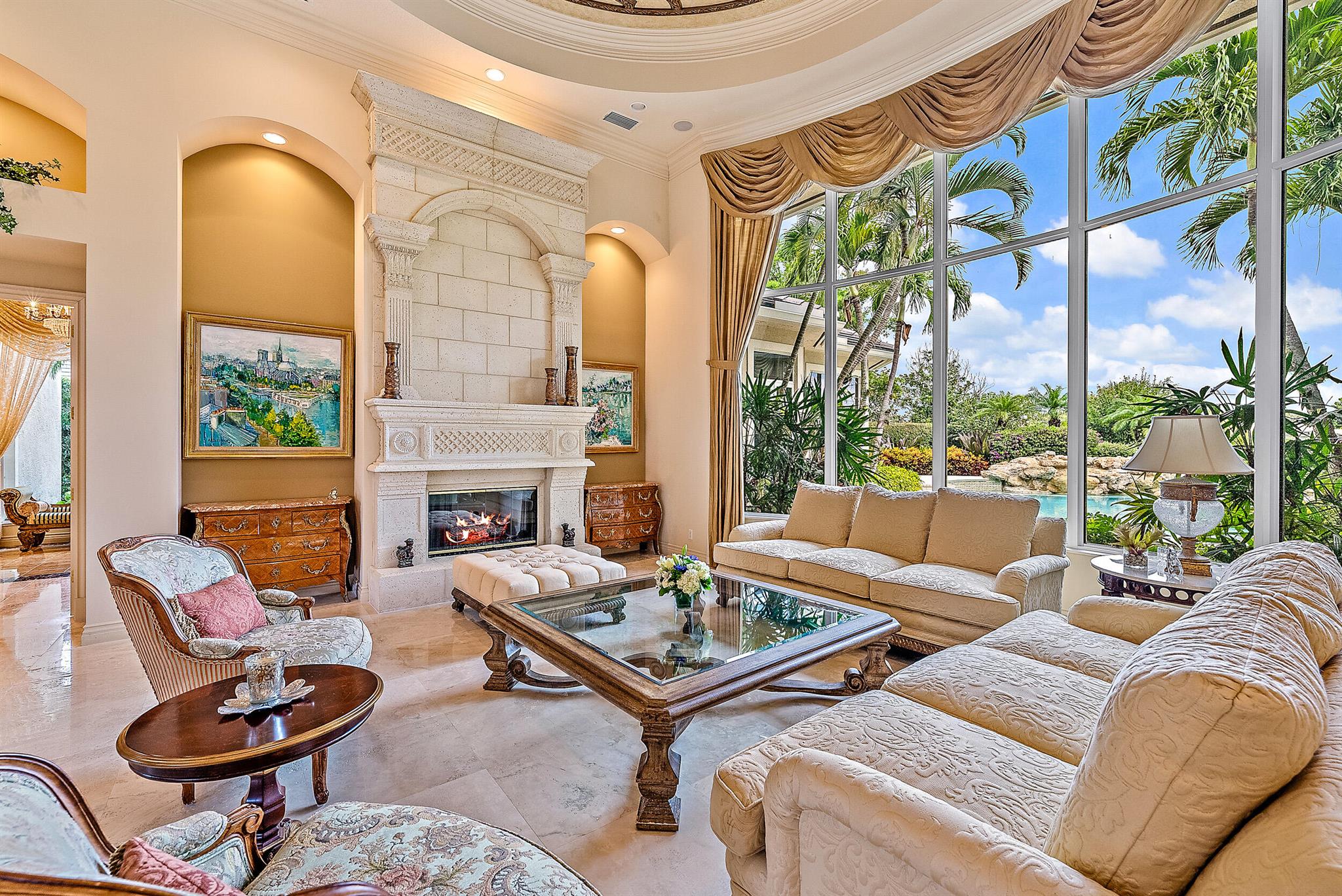 JUPITER HILLS VILLAGE - Residential