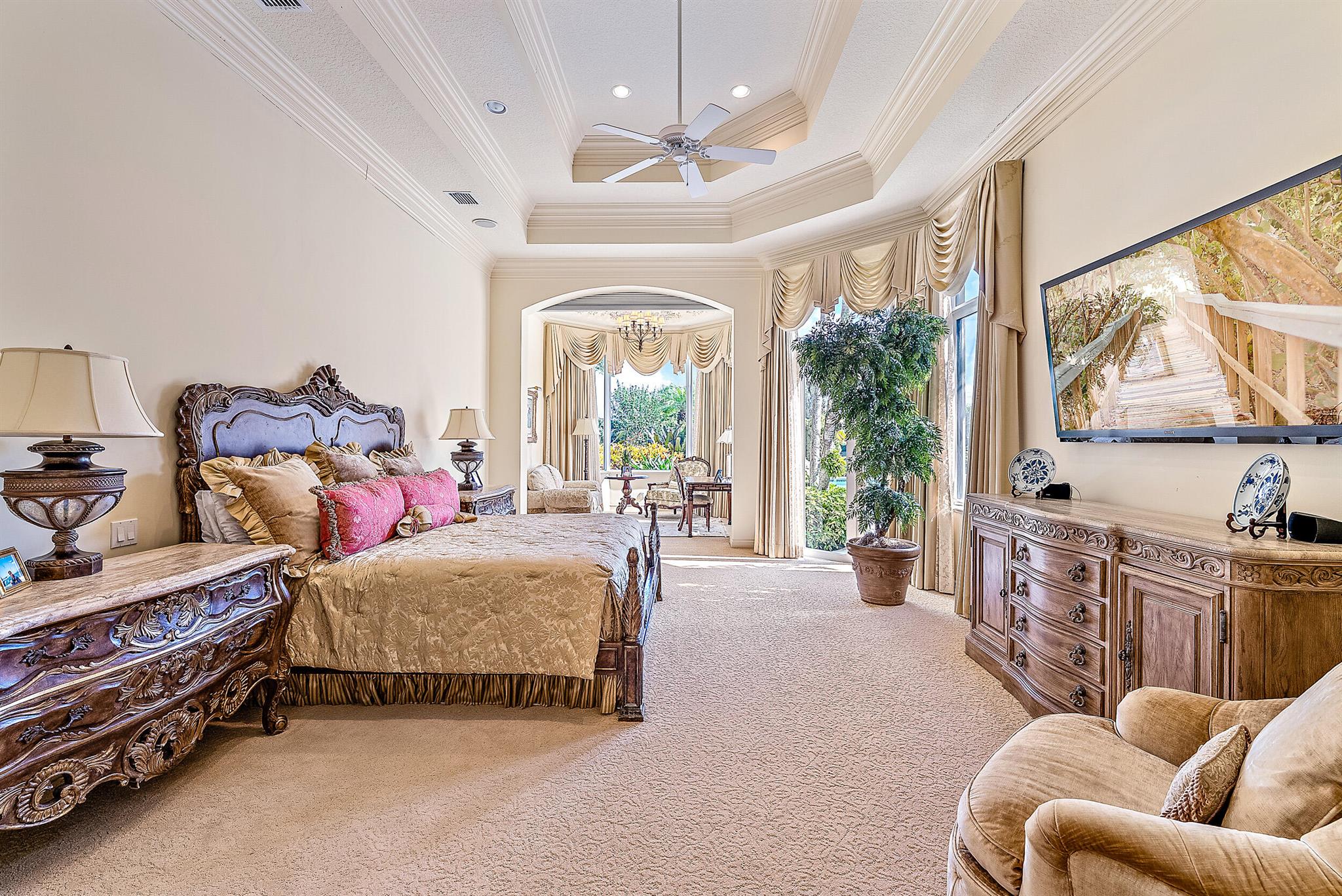 JUPITER HILLS VILLAGE - Residential