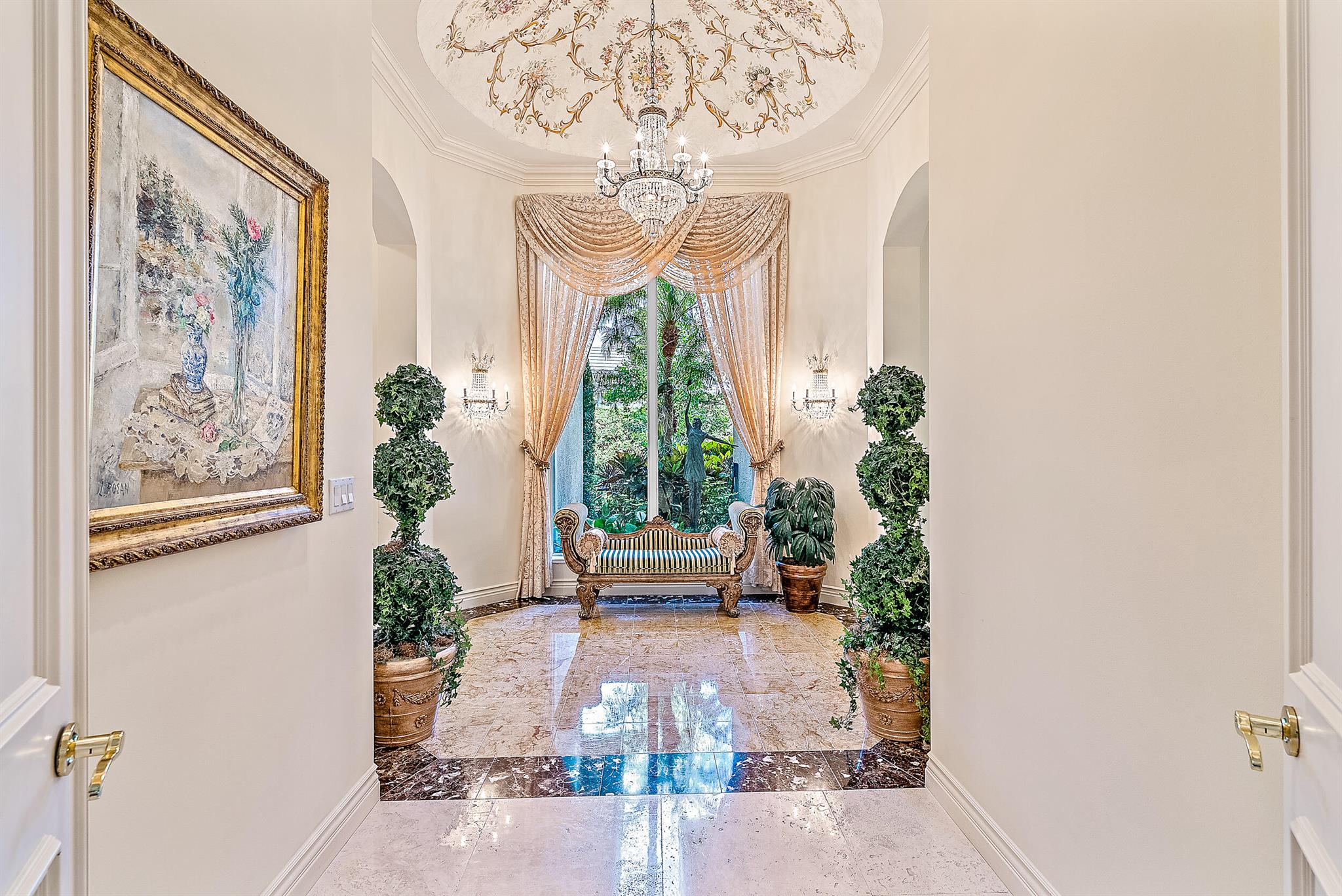 JUPITER HILLS VILLAGE - Residential