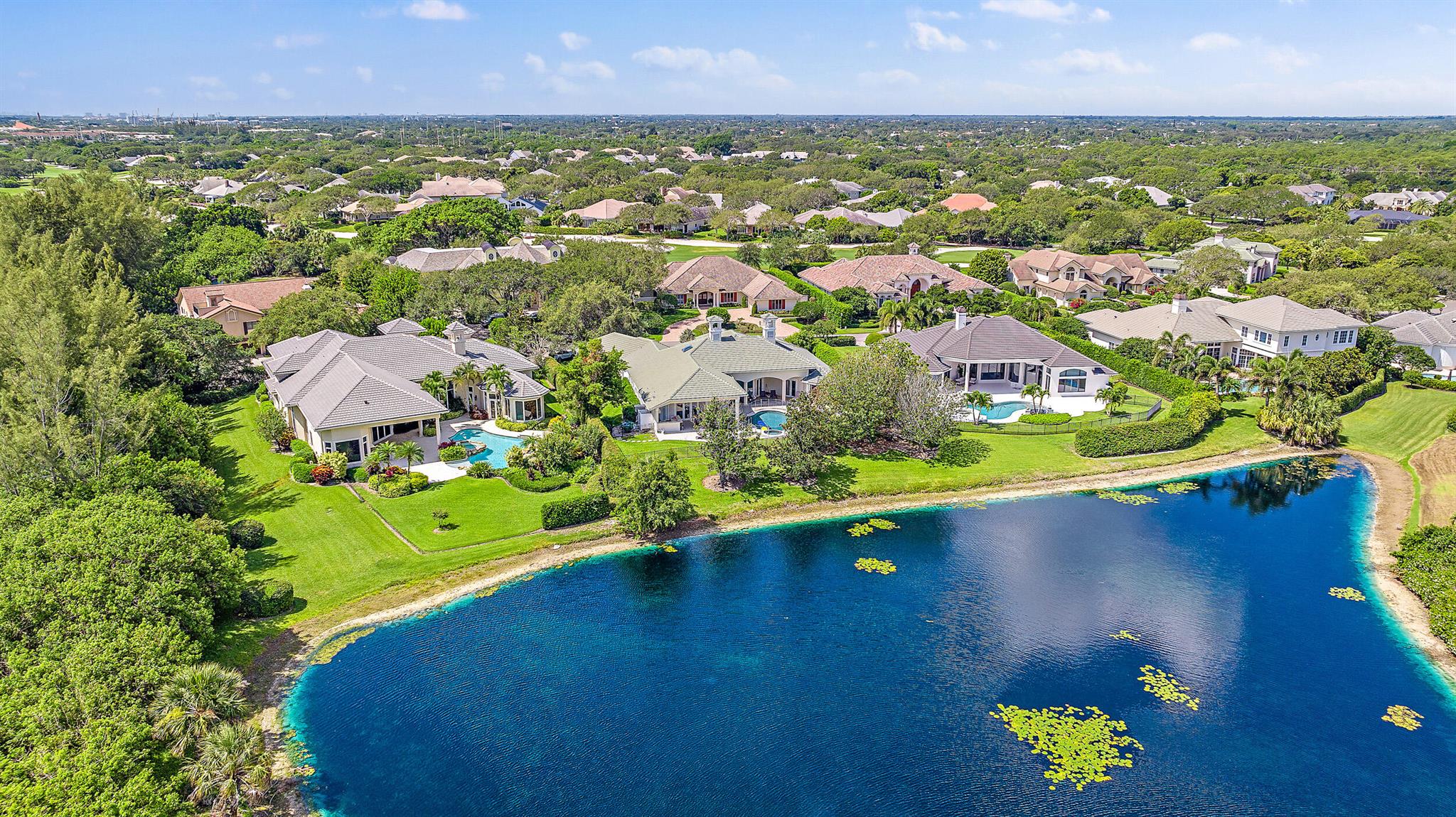 JUPITER HILLS VILLAGE - Residential