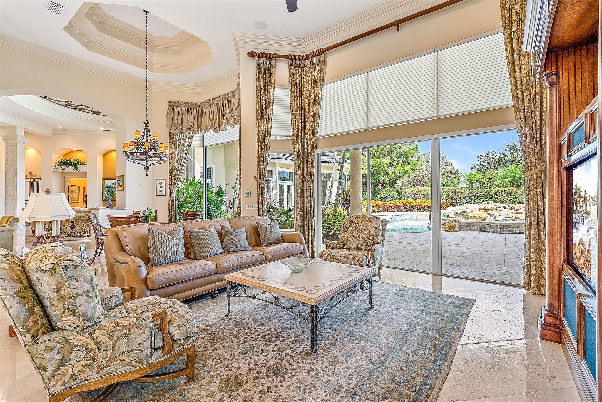 JUPITER HILLS VILLAGE - Residential