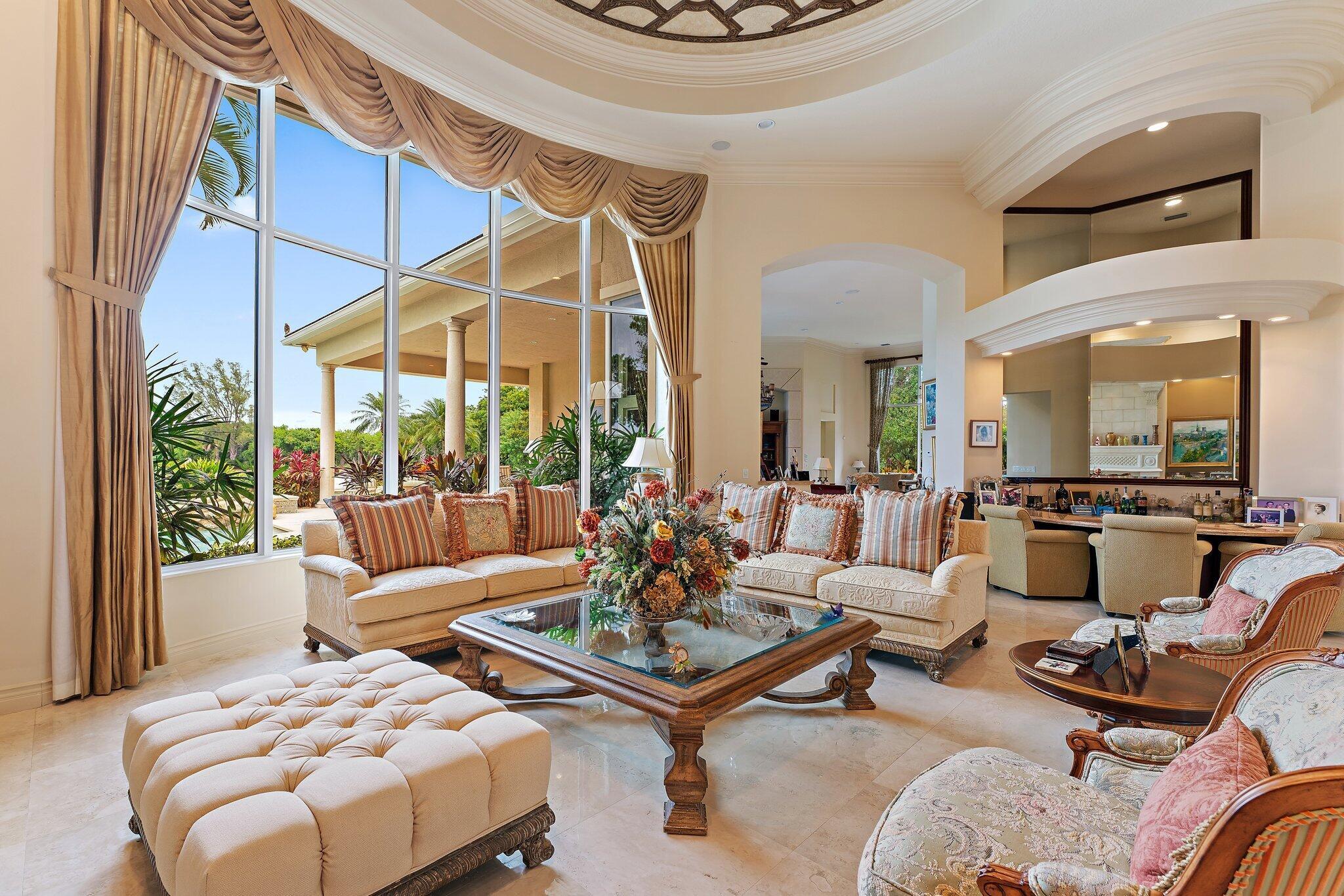 JUPITER HILLS VILLAGE - Residential