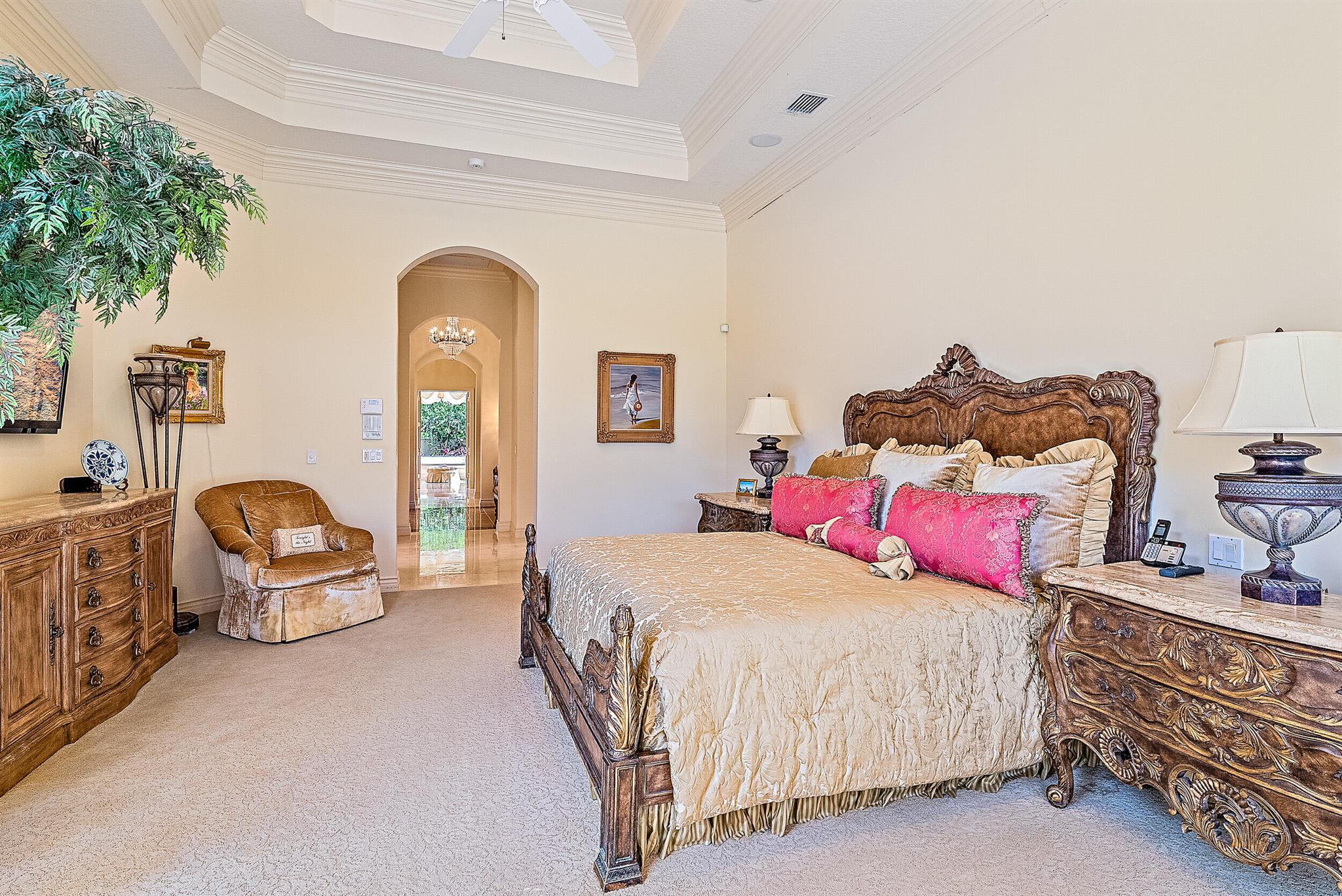 JUPITER HILLS VILLAGE - Residential