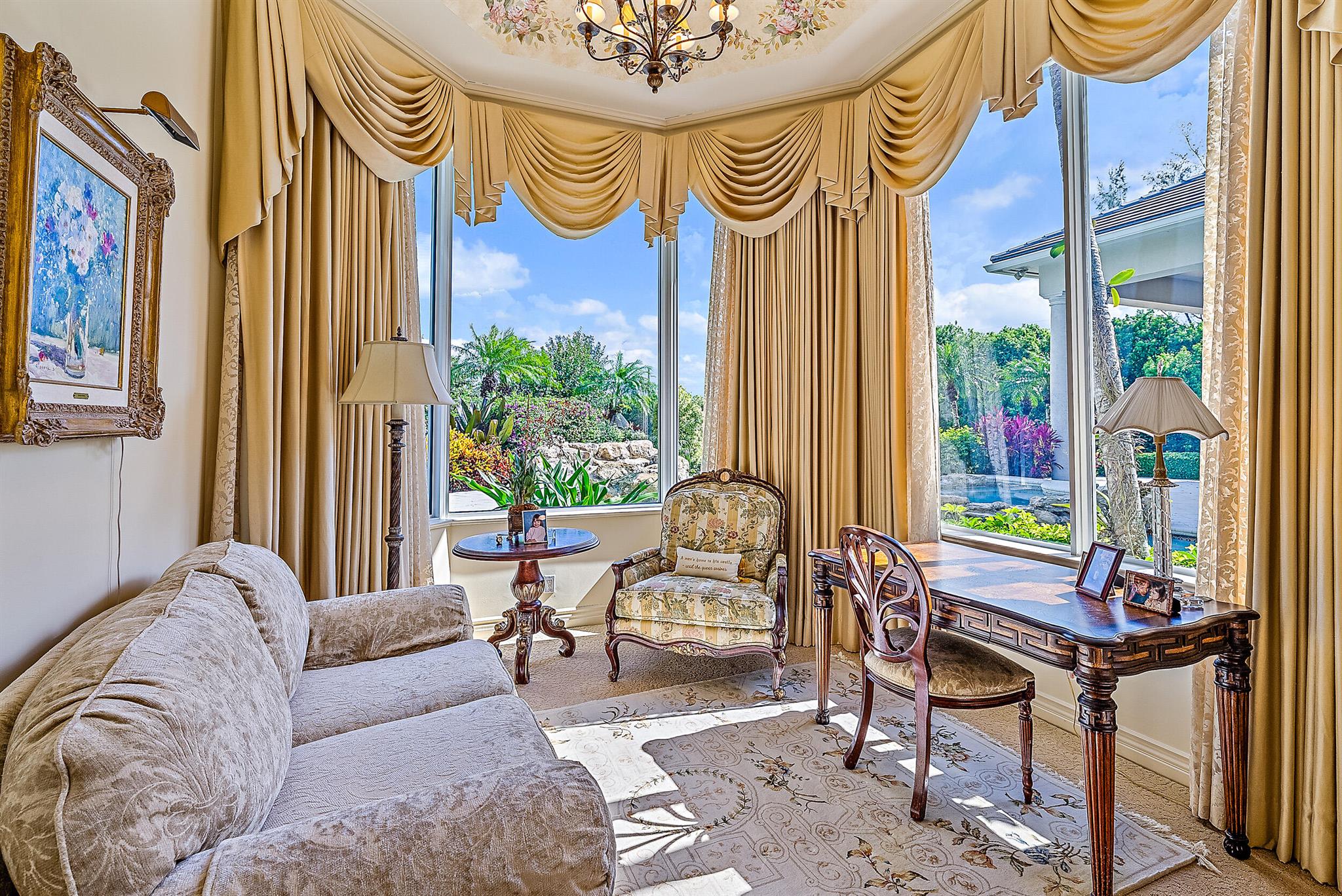 JUPITER HILLS VILLAGE - Residential