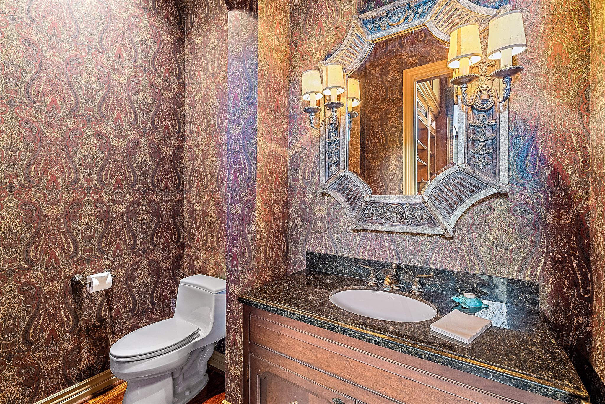 JUPITER HILLS VILLAGE - Residential