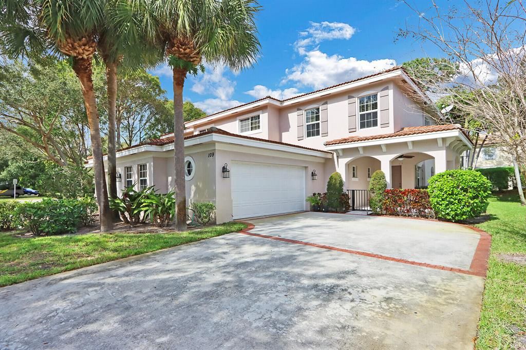Photo of 109 Owl Pointe Circle, Jupiter, FL 33458 (MLS # R10770798)