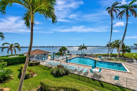 42 N Lakeshore Drive, Hypoluxo, FL MLS: R11073275