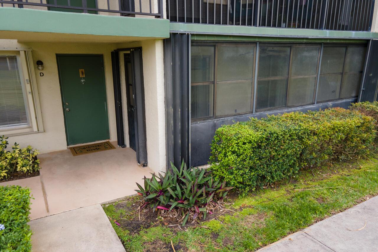 Welcome to one of the most desirable communities in Jupiter! This 2/2 freshly painted corner condo on the 1st FLOOR, in a centrally located community with excellent A+ schools, shopping centers, close to golf course, playgrounds, close to I-95 and Turnpike, beaches, great view and more! Large screen enclosed porch offers a great area to relax after a long day... Community has a clubhouse with pool, picnic area and tennis court.Available for Sale!