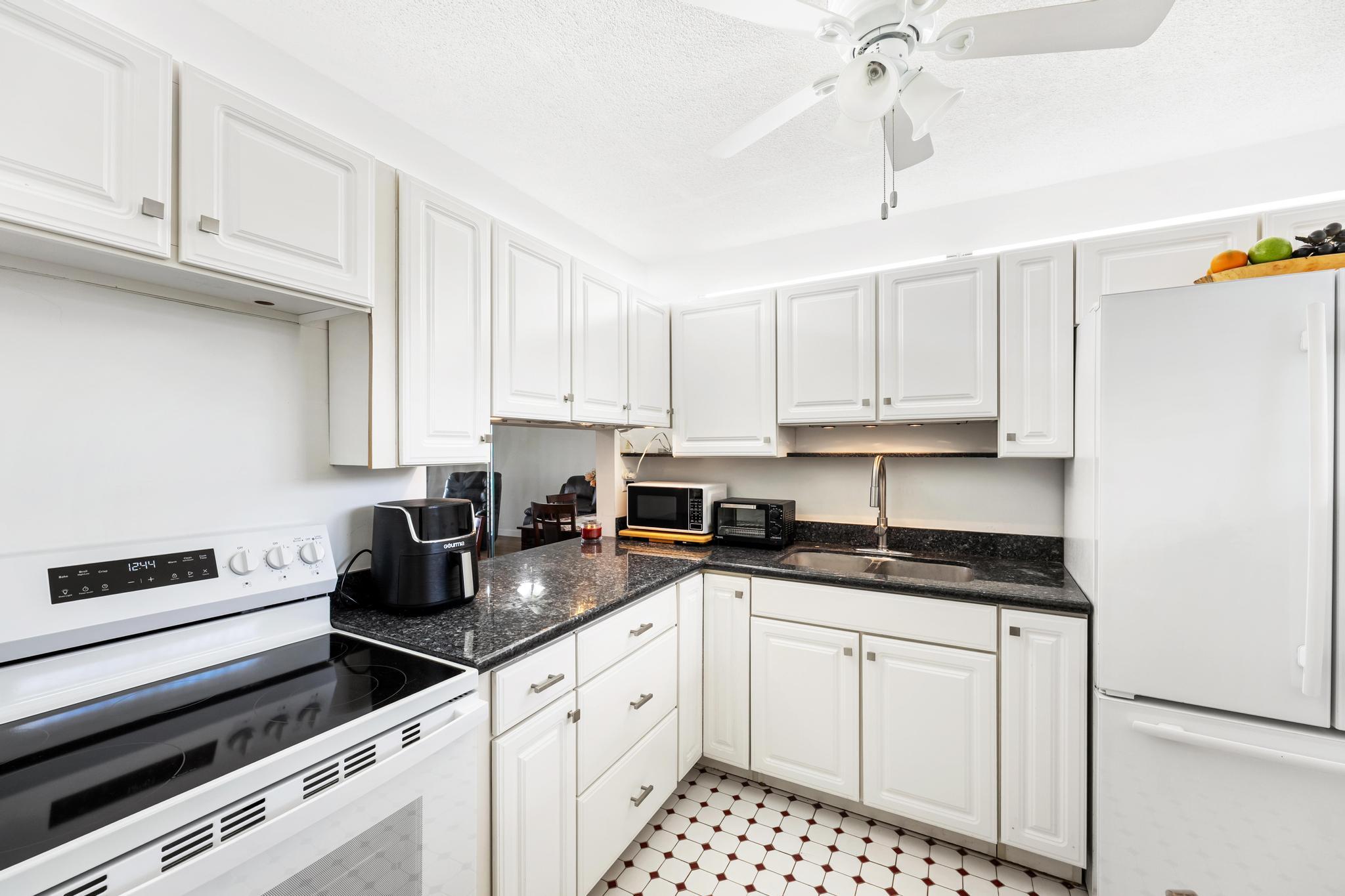 LAKE CLARKE GARDENS CONDO 16 - Residential