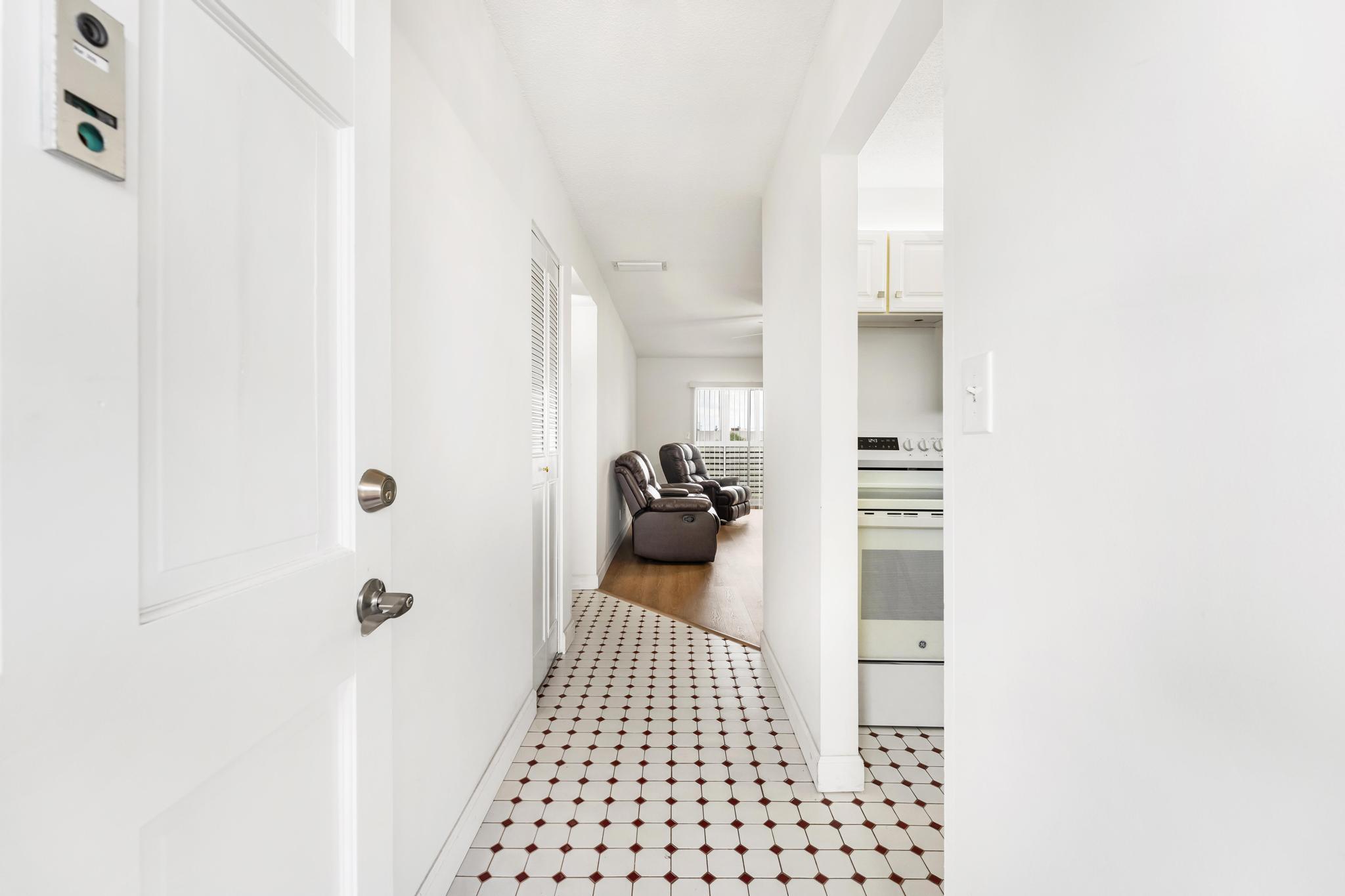 LAKE CLARKE GARDENS CONDO 16 - Residential